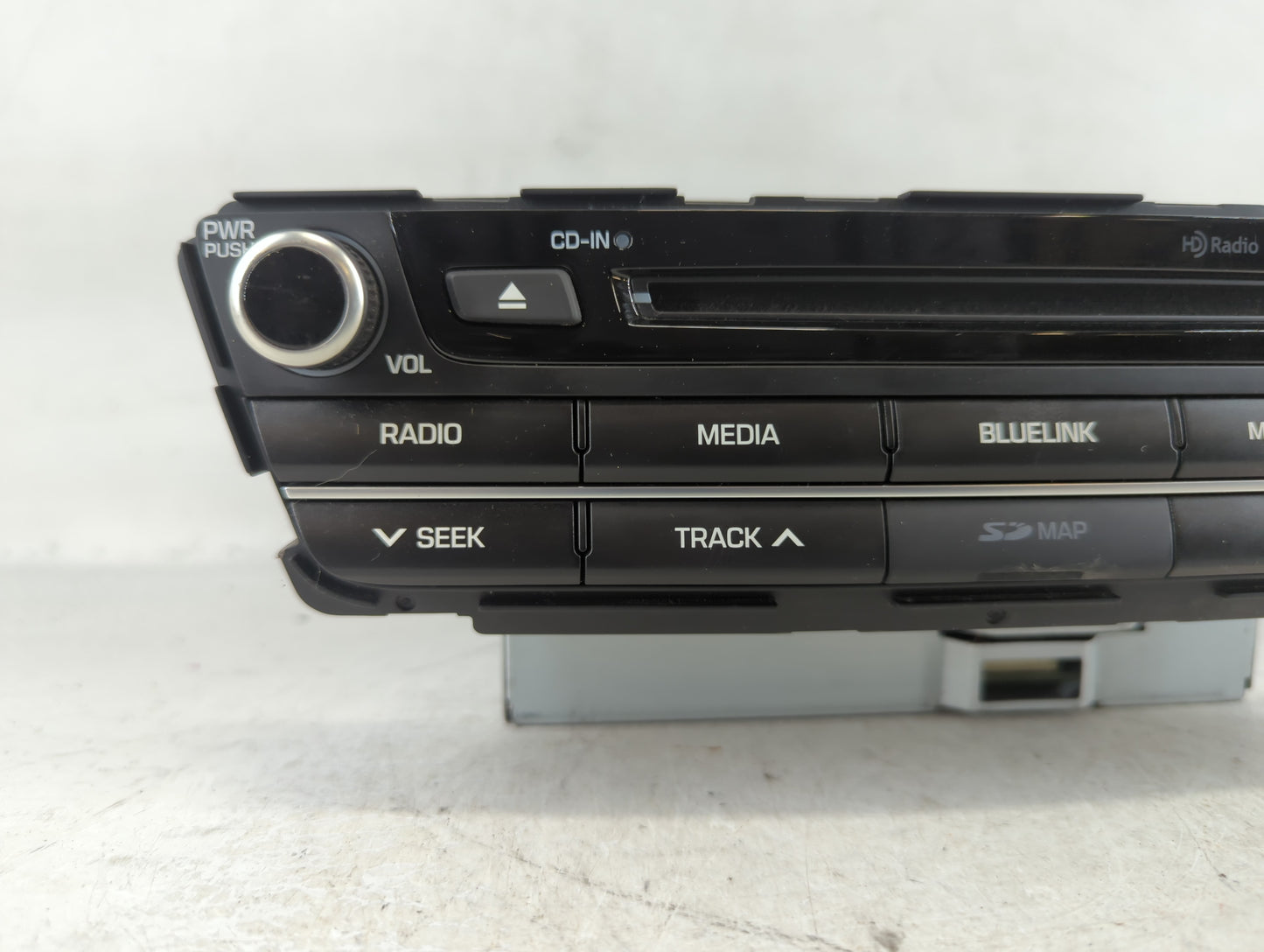2015-2016 Hyundai Genesis Am Fm Cd Player Radio Receiver - Oemusedautoparts1.com
