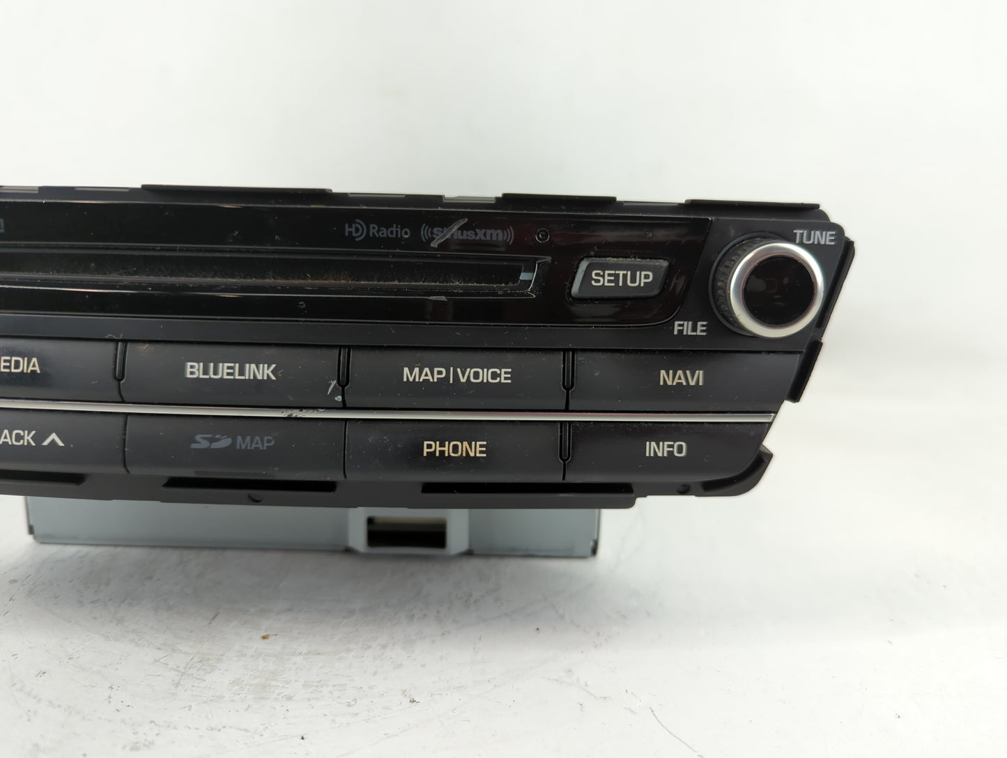 2015-2015 Hyundai Genesis Am Fm Cd Player Radio Receiver - Oemusedautoparts1.com
