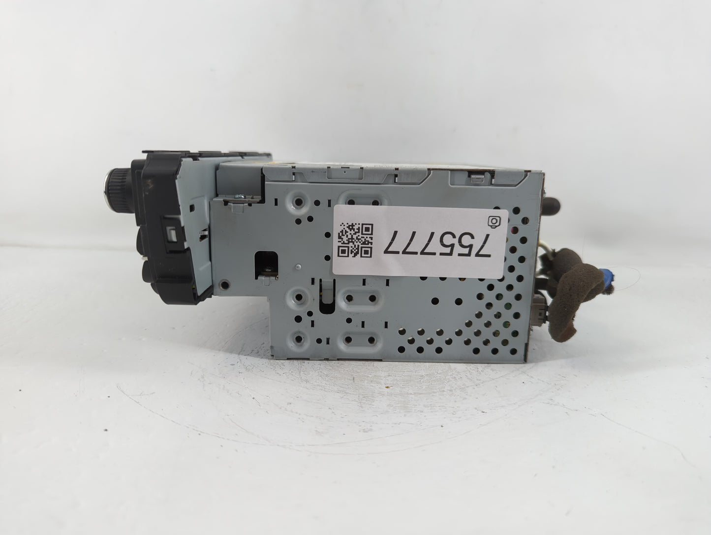 2015-2015 Hyundai Genesis Am Fm Cd Player Radio Receiver - Oemusedautoparts1.com