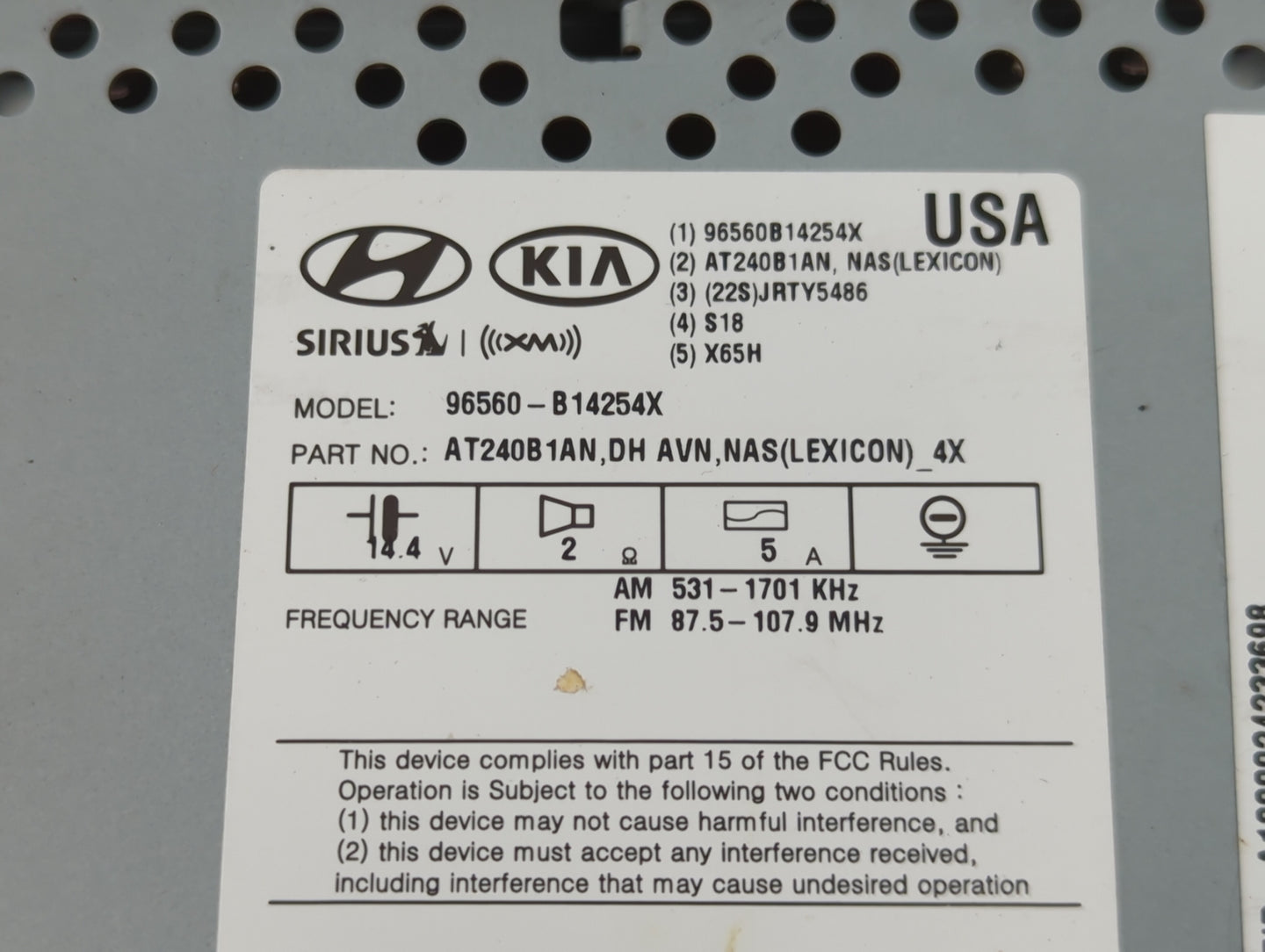 2015-2015 Hyundai Genesis Am Fm Cd Player Radio Receiver - Oemusedautoparts1.com