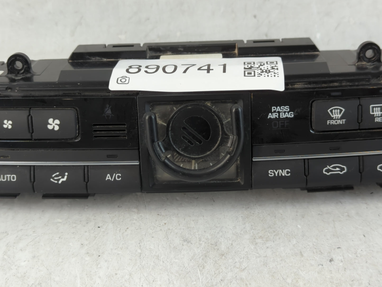 2015-2016 Hyundai Genesis Climate Control Module Temperature AC/Heater Replacement P/N:97250-B1120 Fits Fits 2015 2016 2017 
