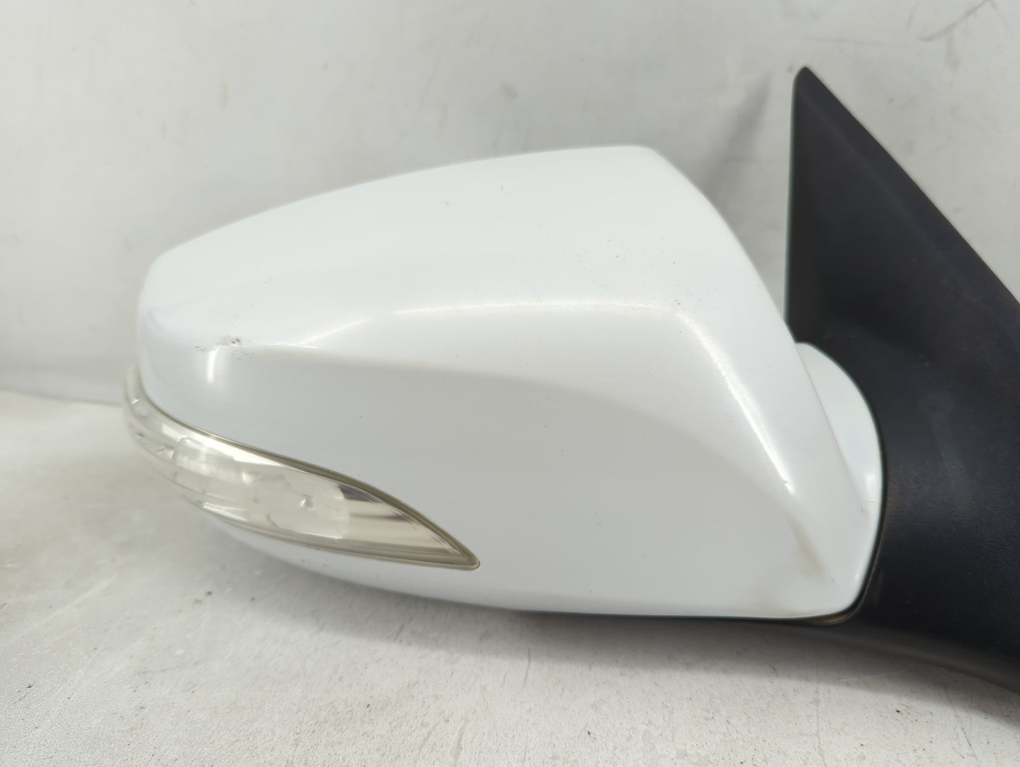 2015 Hyundai Genesis Coupe Passenger Side View Mirror - Right Door Mirror OEM Used - Oemusedautoparts1.com