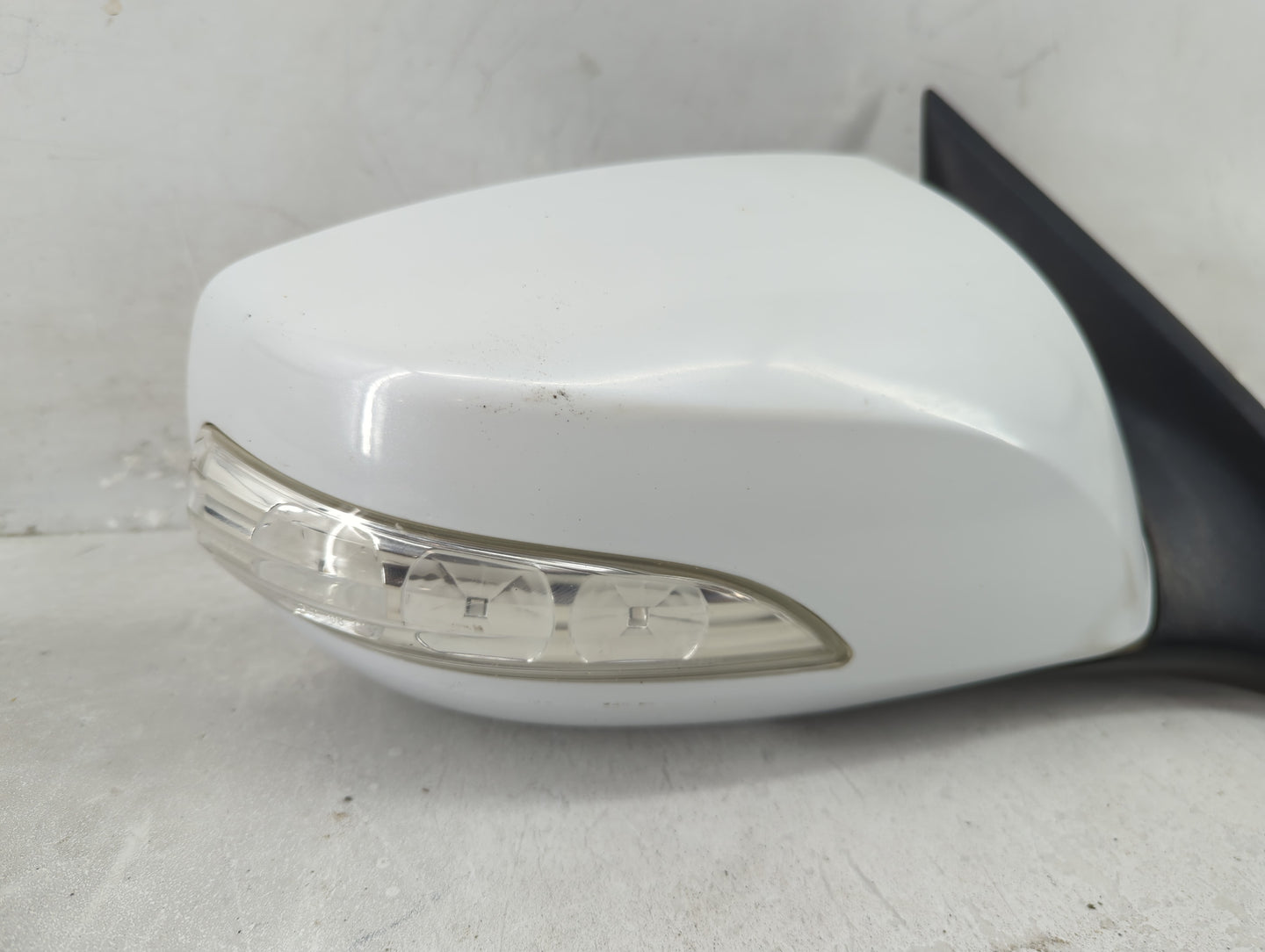 2015 Hyundai Genesis Coupe Passenger Side View Mirror - Right Door Mirror OEM Used - Oemusedautoparts1.com