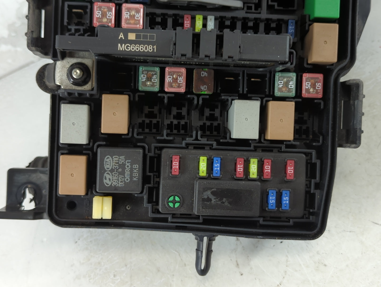 2015 Hyundai Santa Fe Fusebox Fuse Box Panel Relay Module P/N:91941-4Z011QQH 91941-4Z011 Fits OEM Used Auto Parts - Oemuseda