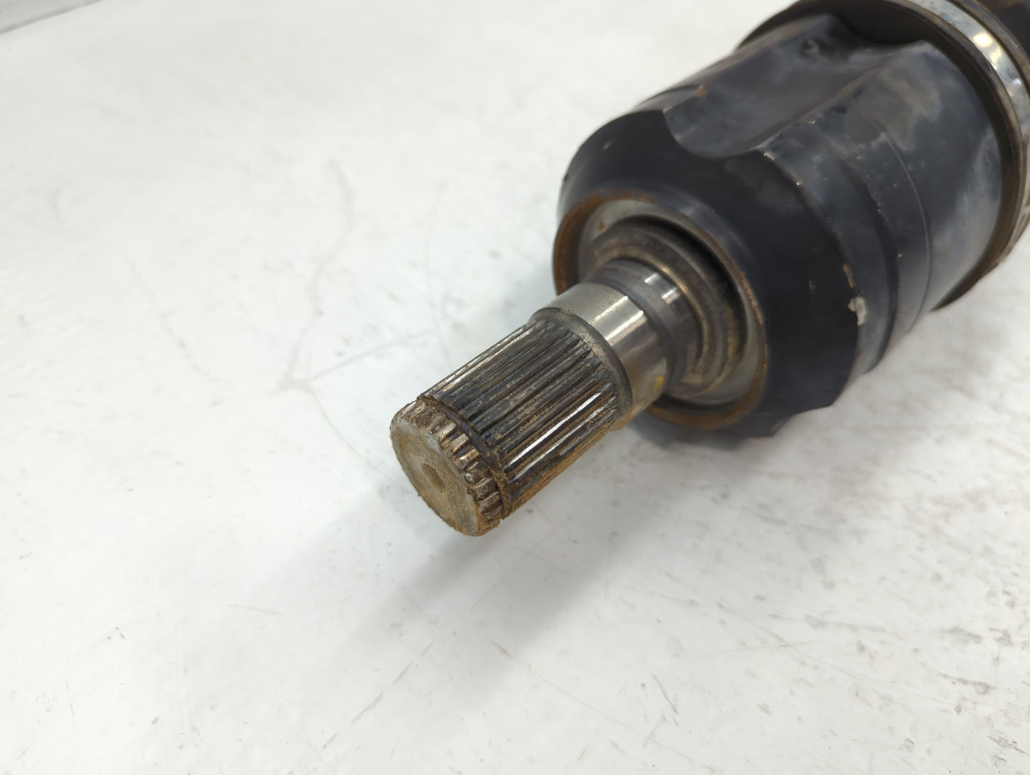 2015 Hyundai Santa Fe Axle Shaft Front Driver Cv C/v - Oemusedautoparts1.com