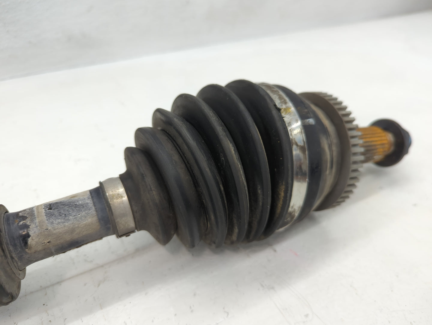 2015 Hyundai Santa Fe Axle Shaft Front Passenger Cv C/v - Oemusedautoparts1.com