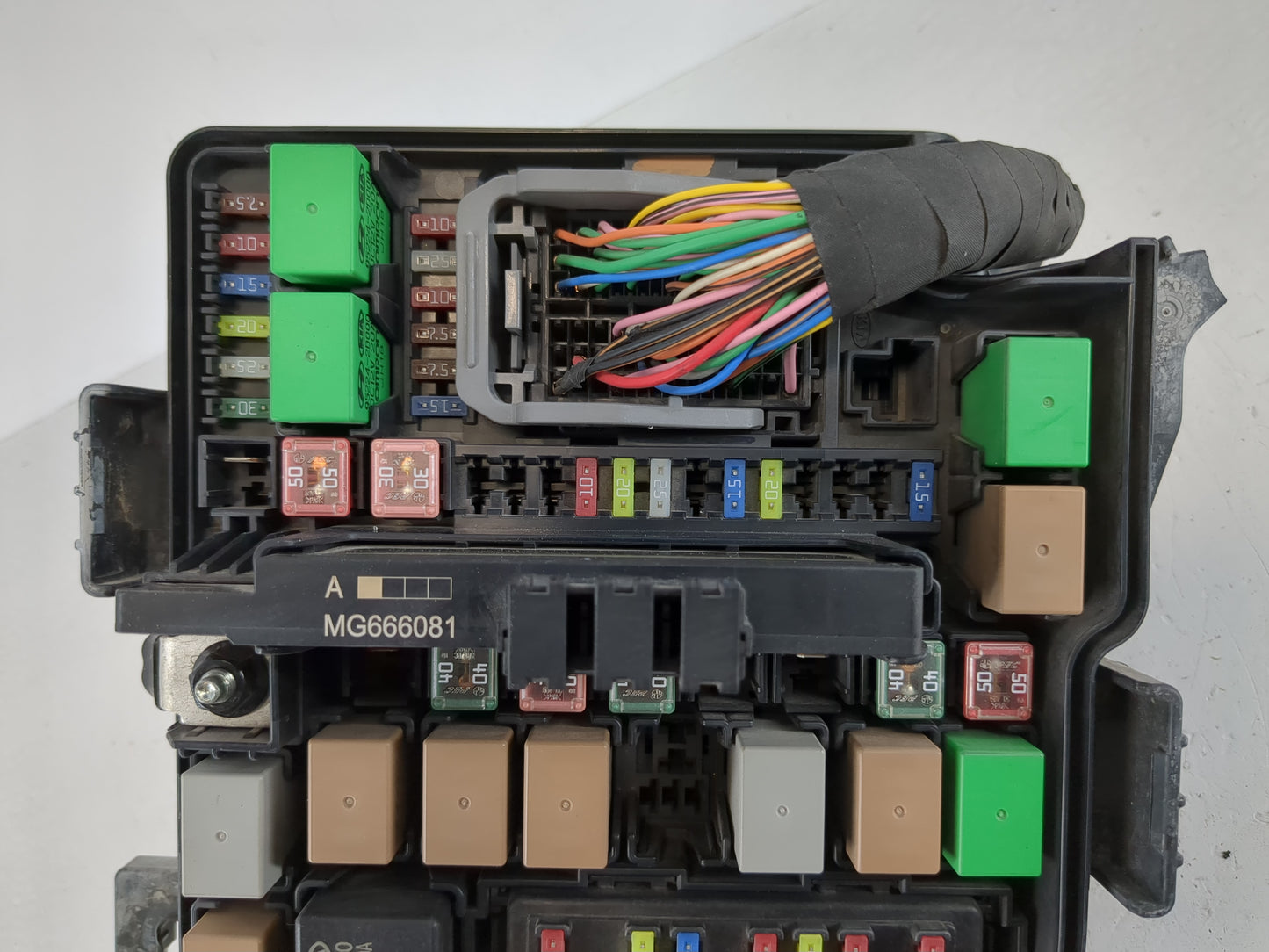 2015 Hyundai Santa Fe Fusebox Fuse Box Panel Relay Module P/N:91941-4Z011QQH 91941-4Z011 Fits OEM Used Auto Parts - Oemuseda