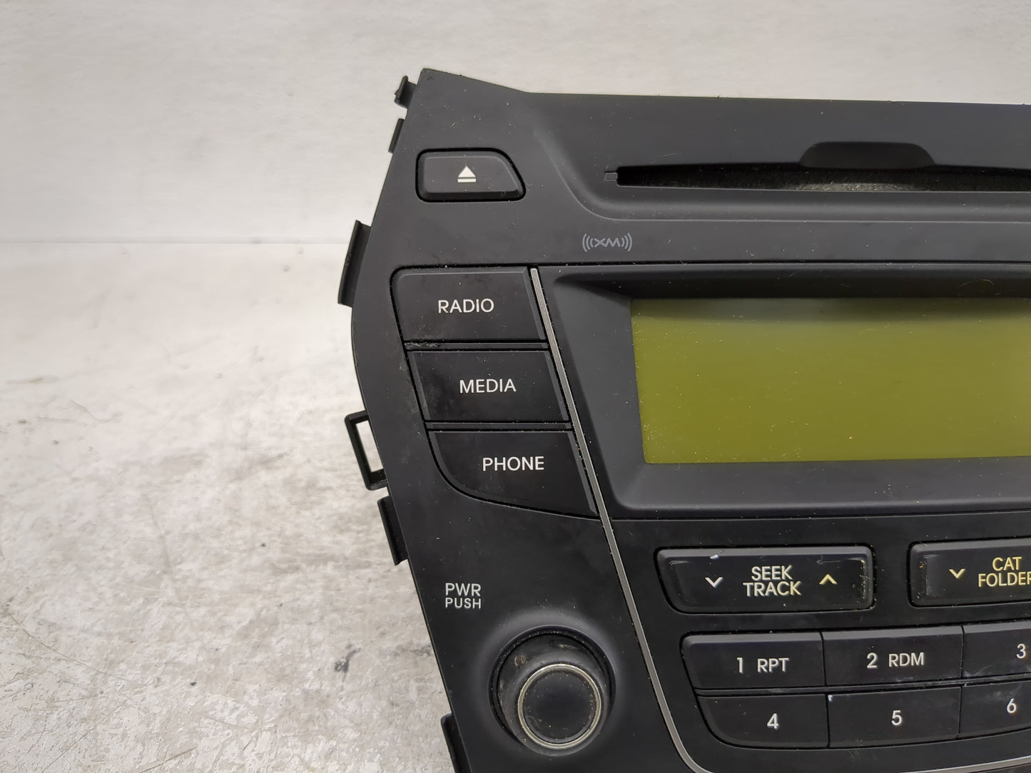 2015-2016 Hyundai Santa Fe Radio AM FM Cd Player Receiver Replacement P/N:96170-4Z1504X Fits Fits 2015 2016 OEM Used Auto Pa