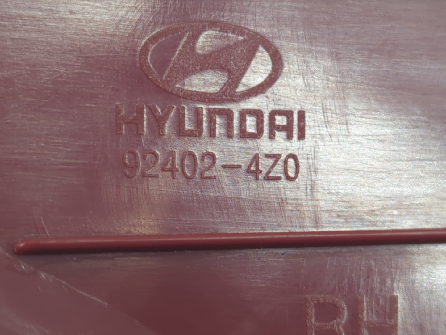 2013-2016 Hyundai Santa Fe Tail Light Assembly Passenger Right OEM P/N:92402-4Z0 Fits Fits 2013 2014 2015 2016 OEM Used Auto