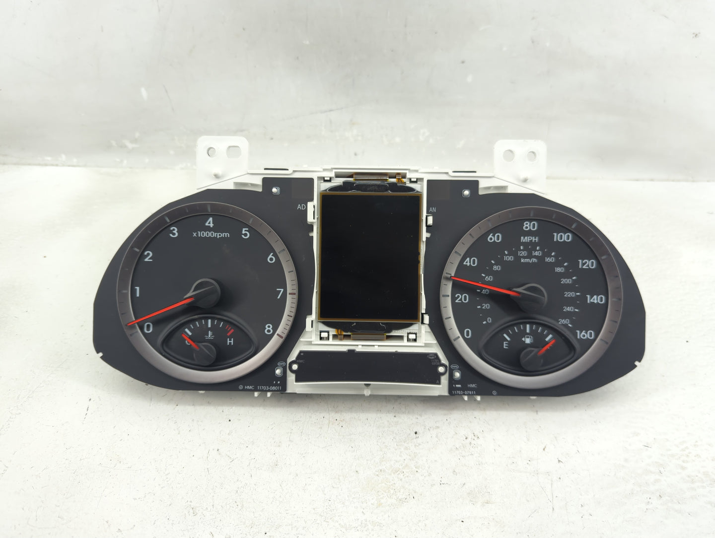 2015-2016 Hyundai Santa Fe Instrument Cluster Speedometer Gauges P/N:94001-B8240 Fits Fits 2015 2016 OEM Used Auto Parts - O
