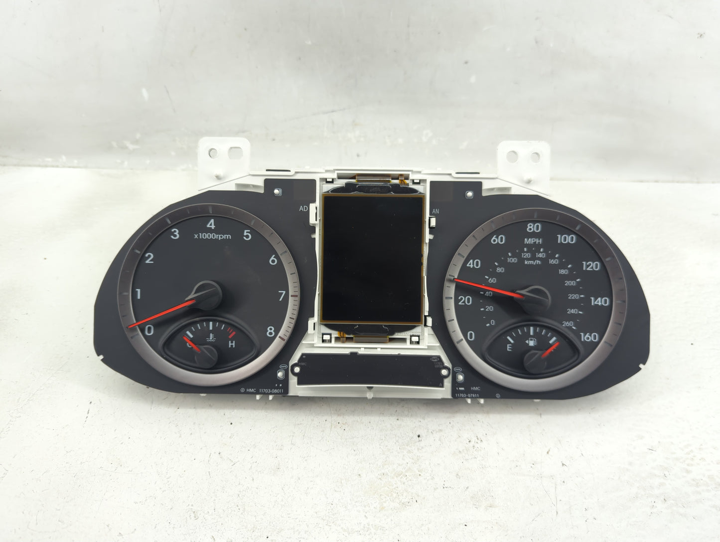 2015-2016 Hyundai Santa Fe Instrument Cluster Speedometer Gauges P/N:94001-B8240 Fits Fits 2015 2016 OEM Used Auto Parts - O