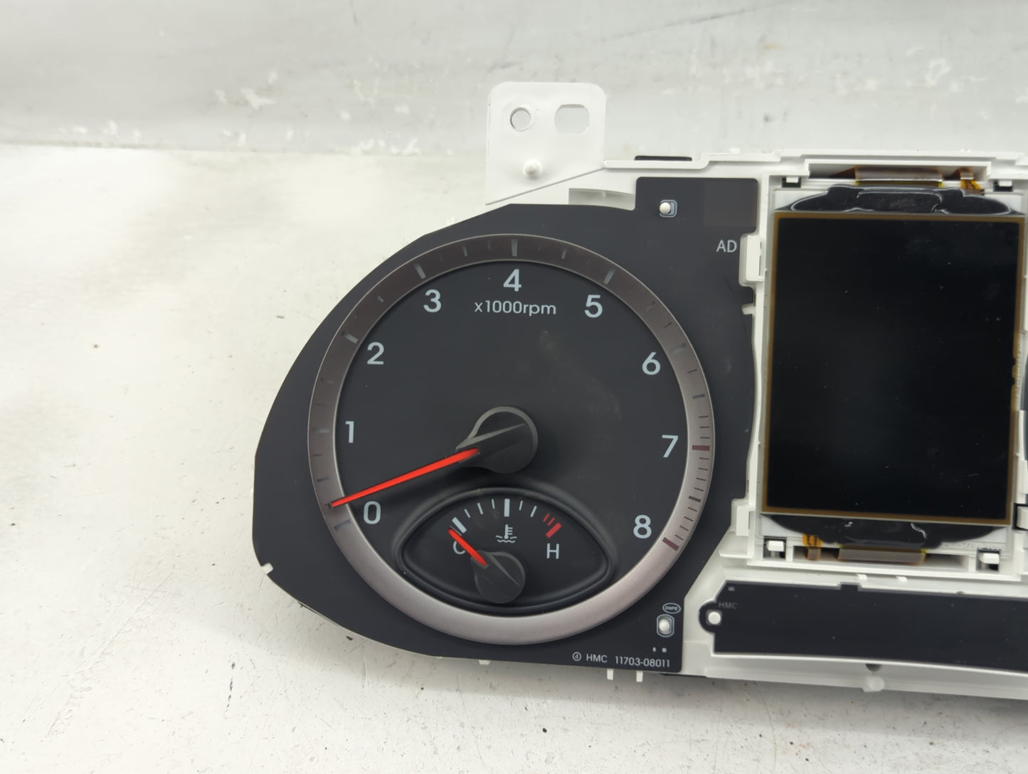 2015-2016 Hyundai Santa Fe Instrument Cluster Speedometer Gauges P/N:94001-B8240 Fits Fits 2015 2016 OEM Used Auto Parts - O