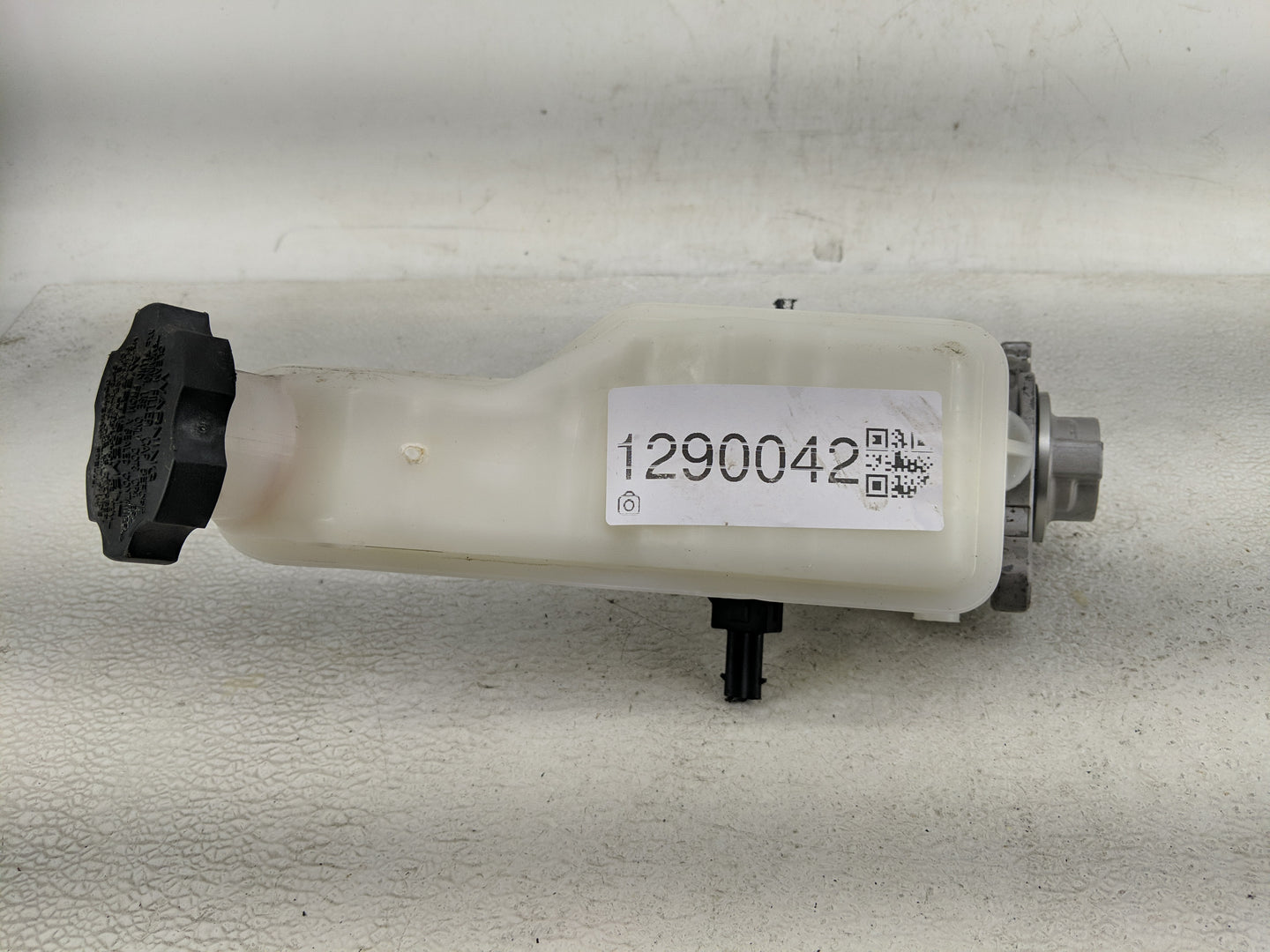 2013-2019 Hyundai Santa Fe Brake Master Cylinder 1290042 - Oemusedautoparts1.com
