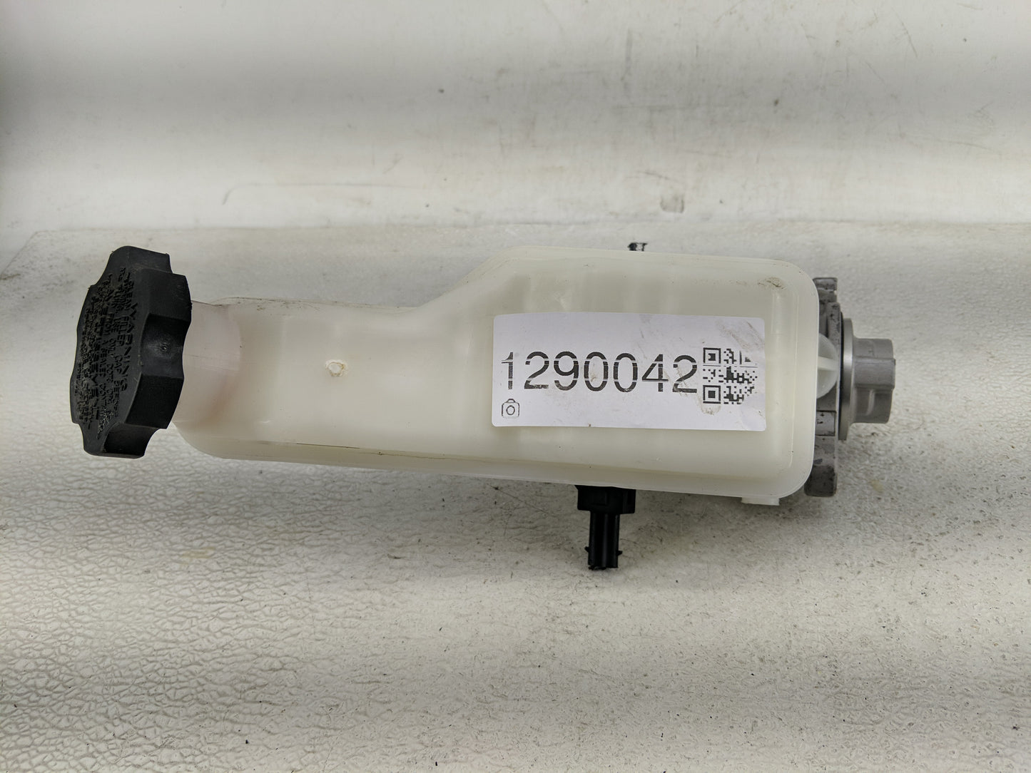 2013-2019 Hyundai Santa Fe Brake Master Cylinder 1290042 - Oemusedautoparts1.com