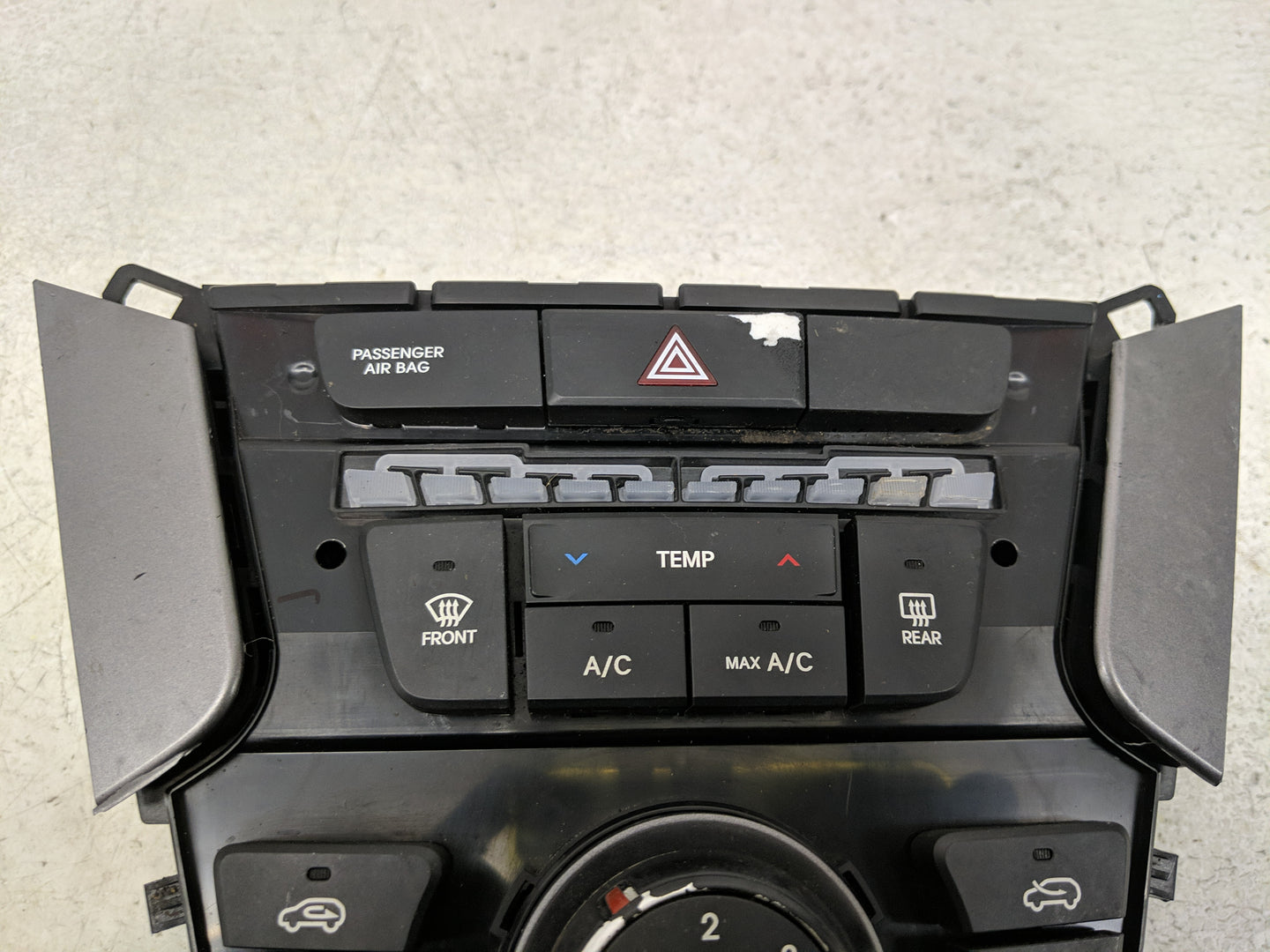2013-2016 Hyundai Santa Fe Climate Control Module Temperature AC/Heater Replacement P/N:97250-4Z000 Fits Fits 2013 2014 2015