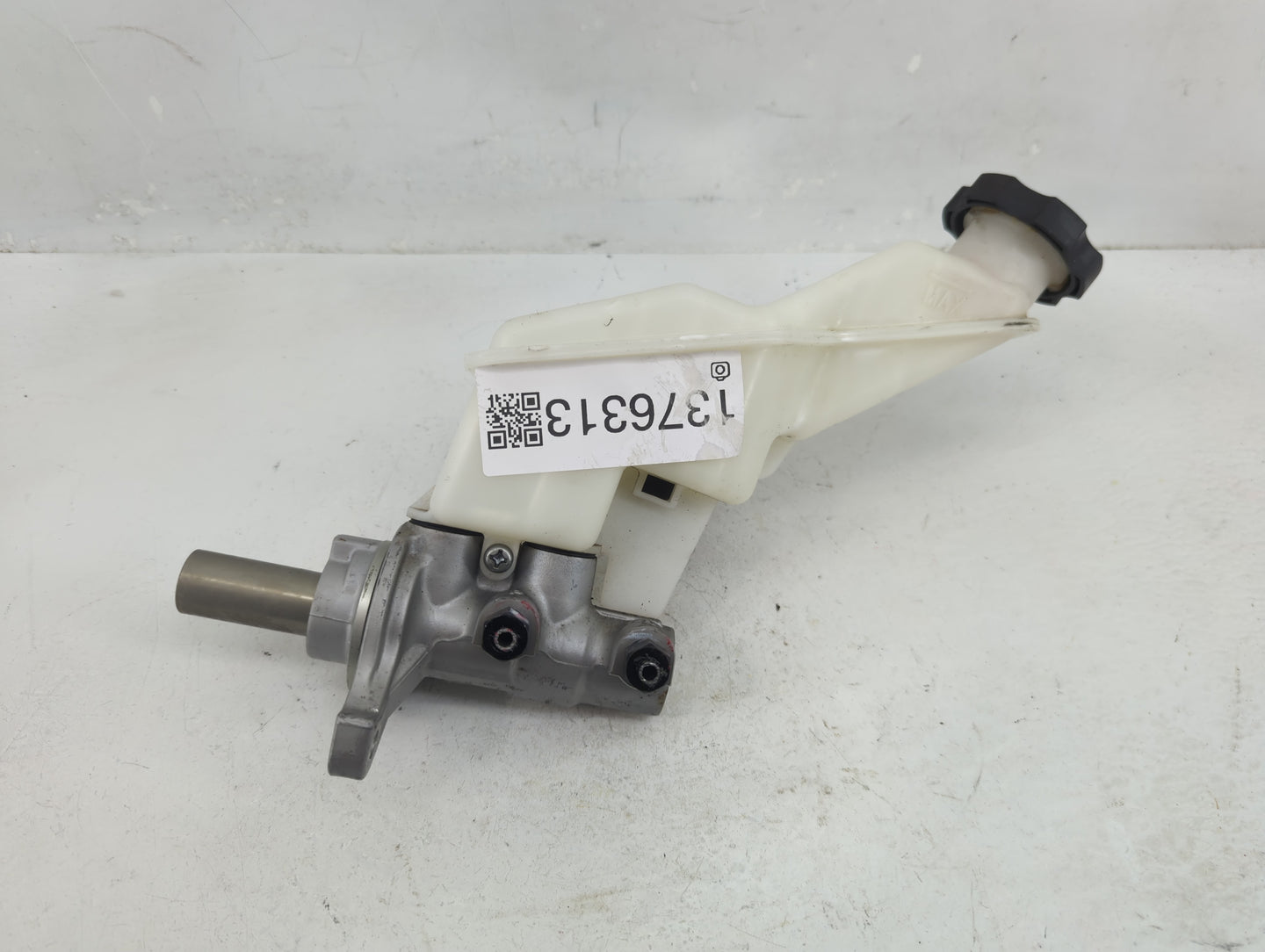 2013-2019 Hyundai Santa Fe Brake Master Cylinder 1376313 - Oemusedautoparts1.com