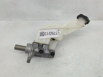 compare product 2013-2019 Hyundai Santa Fe Brake Master Cylinder 1376313