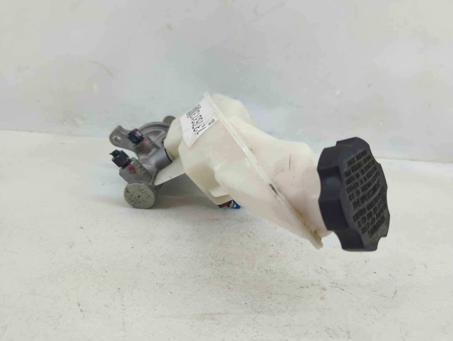 2013-2019 Hyundai Santa Fe Brake Master Cylinder 1376313 - Oemusedautoparts1.com