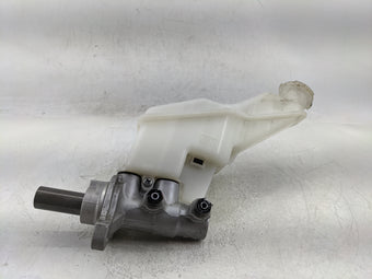 compare product 2013-2019 Hyundai Santa Fe Brake Master Cylinder 1376807