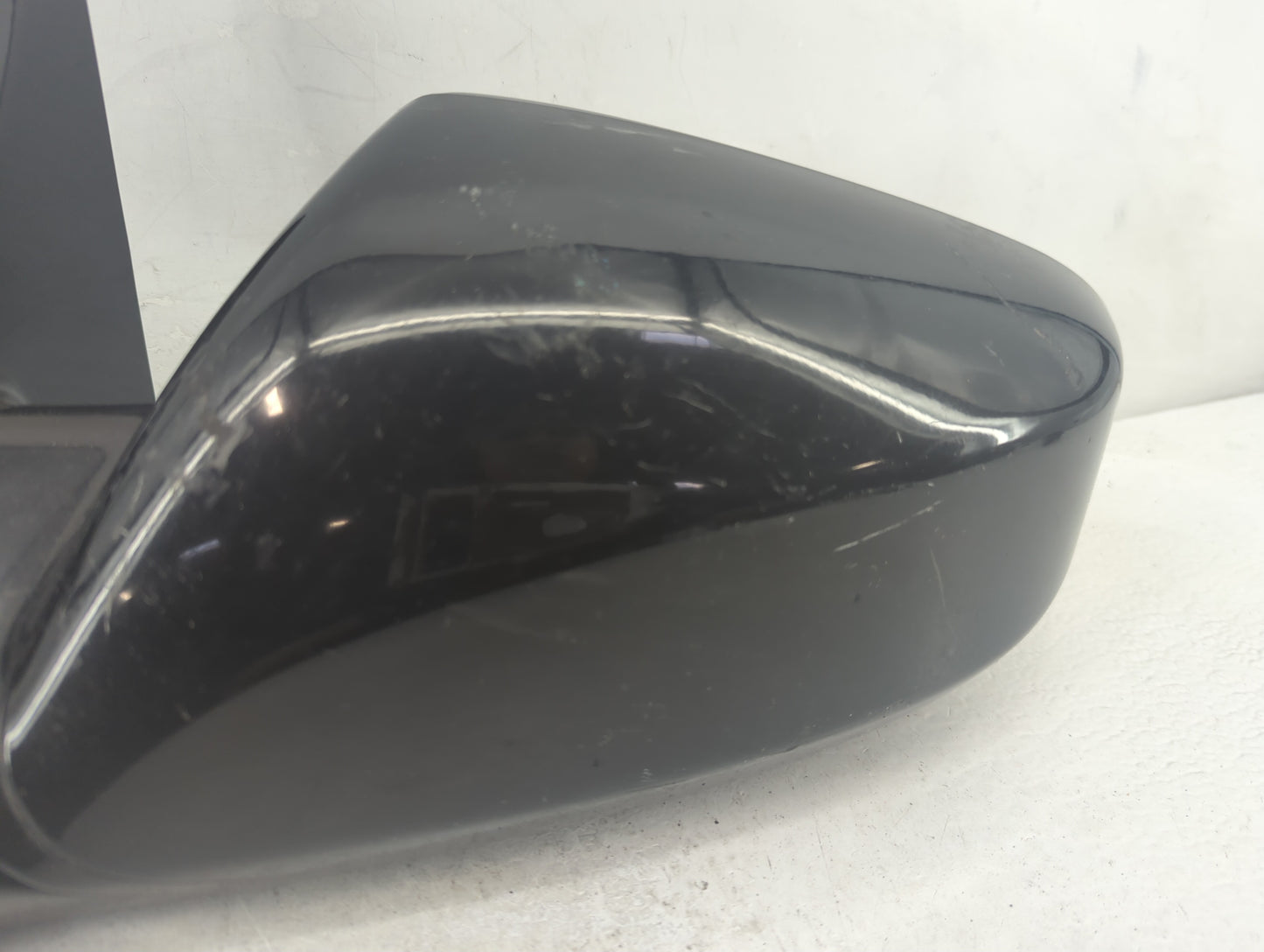 2015-2018 Hyundai Santa Fe Driver Side View Mirror - Left Door Mirror OEM Used - Oemusedautoparts1.com