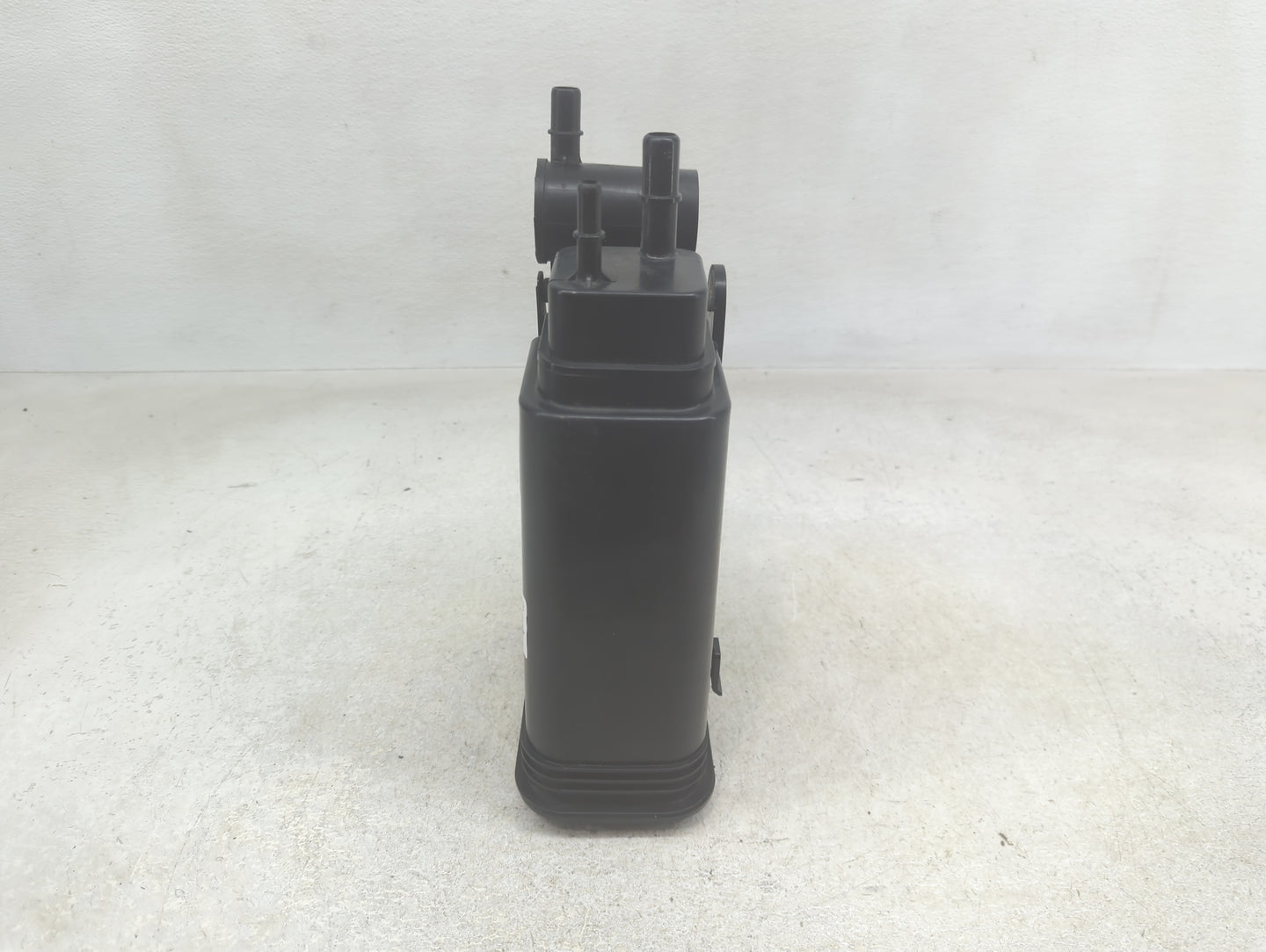 2015 Hyundai Santa Fe Fuel Vapor Charcoal Canister - Oemusedautoparts1.com