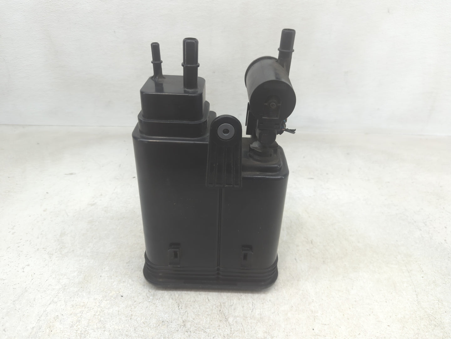 2015 Hyundai Santa Fe Fuel Vapor Charcoal Canister - Oemusedautoparts1.com
