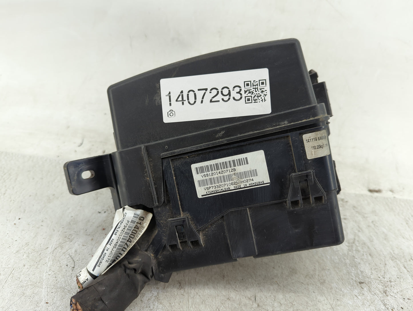 2015 Hyundai Santa Fe Fusebox Fuse Box Panel Relay Module Fits OEM Used Auto Parts - Oemusedautoparts1.com