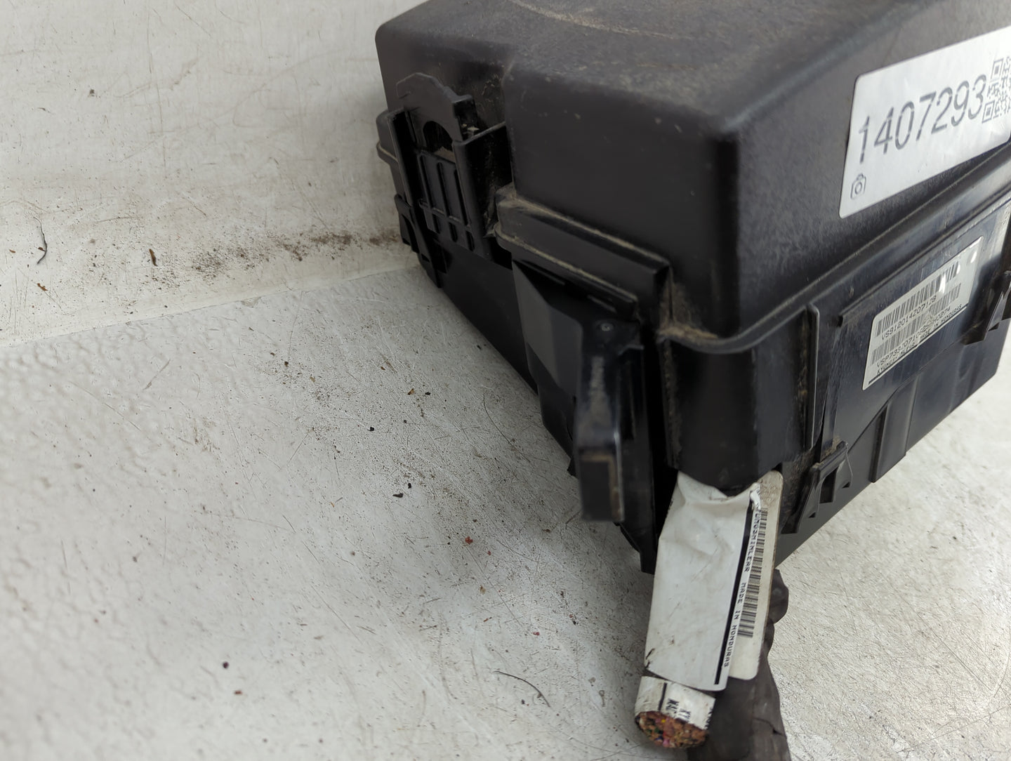 2015 Hyundai Santa Fe Fusebox Fuse Box Panel Relay Module Fits OEM Used Auto Parts - Oemusedautoparts1.com