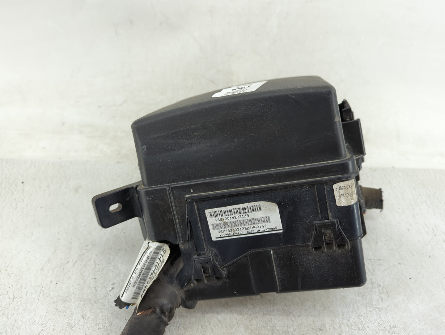 2015 Hyundai Santa Fe Fusebox Fuse Box Panel Relay Module Fits OEM Used Auto Parts - Oemusedautoparts1.com