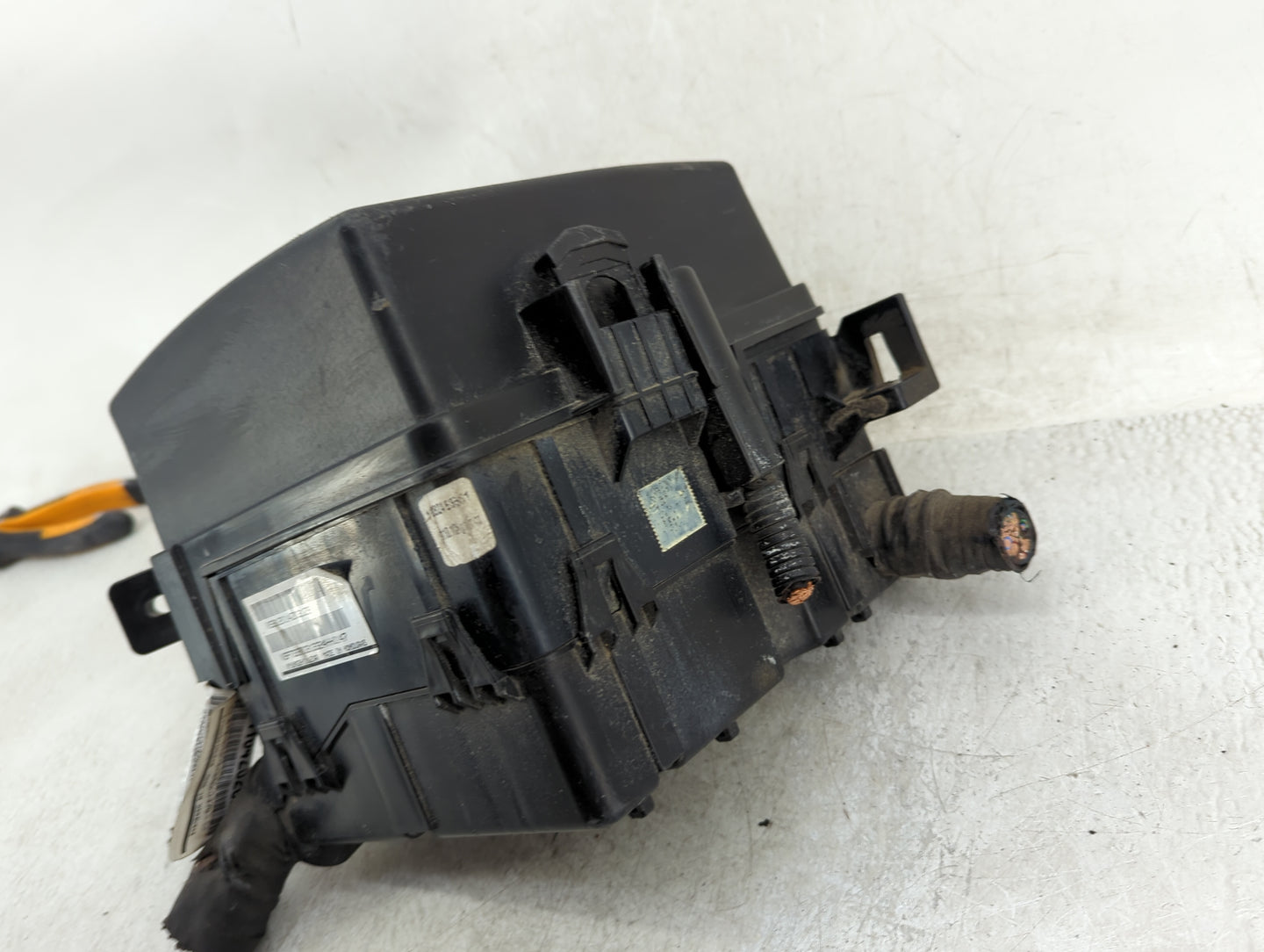 2015 Hyundai Santa Fe Fusebox Fuse Box Panel Relay Module Fits OEM Used Auto Parts - Oemusedautoparts1.com