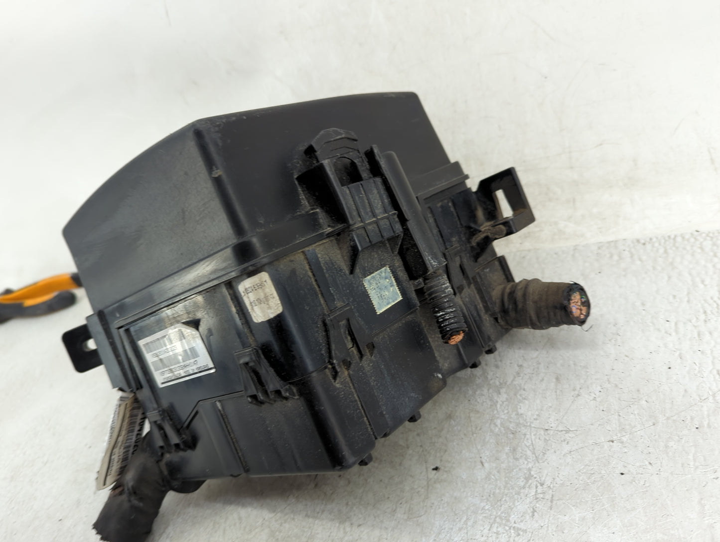 2015 Hyundai Santa Fe Fusebox Fuse Box Panel Relay Module Fits OEM Used Auto Parts - Oemusedautoparts1.com
