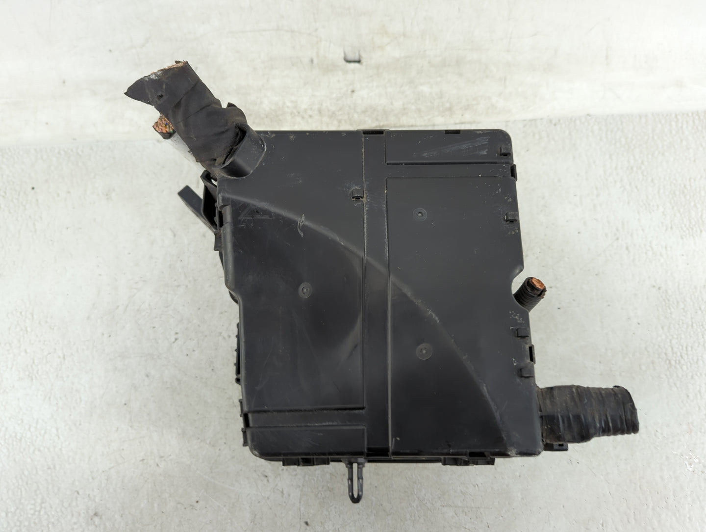2015 Hyundai Santa Fe Fusebox Fuse Box Panel Relay Module Fits OEM Used Auto Parts - Oemusedautoparts1.com