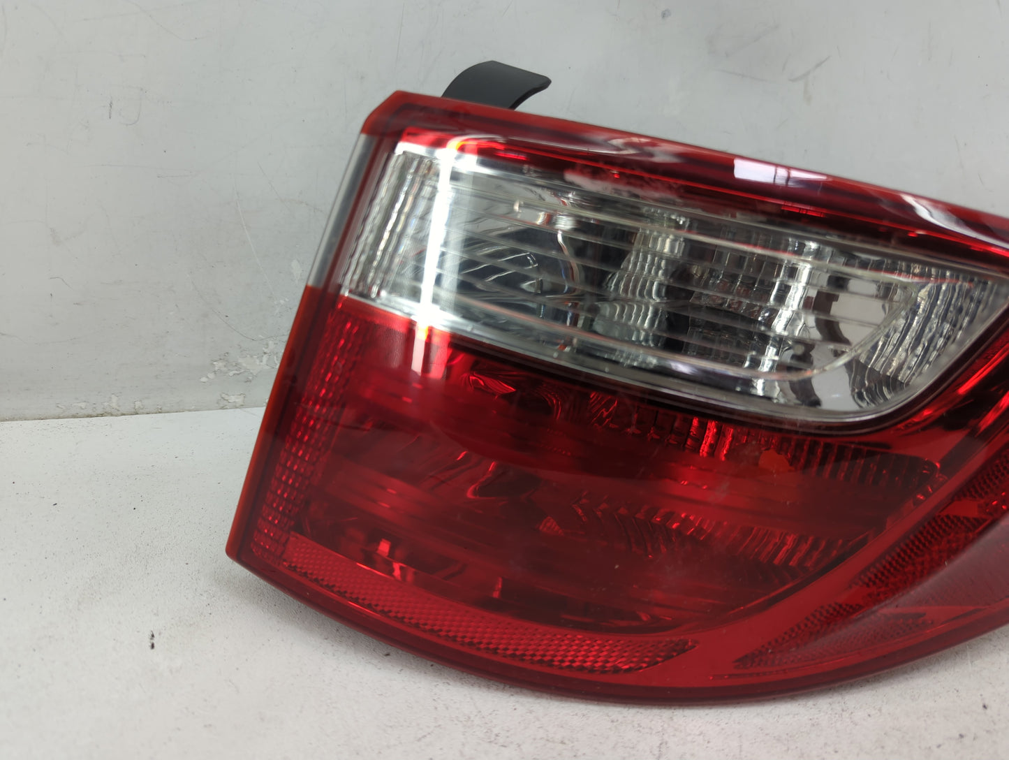 2013-2016 Hyundai Santa Fe Tail Light Assembly Passenger Right OEM Fits Fits 2013 2014 2015 2016 OEM Used Auto Parts - Oemus