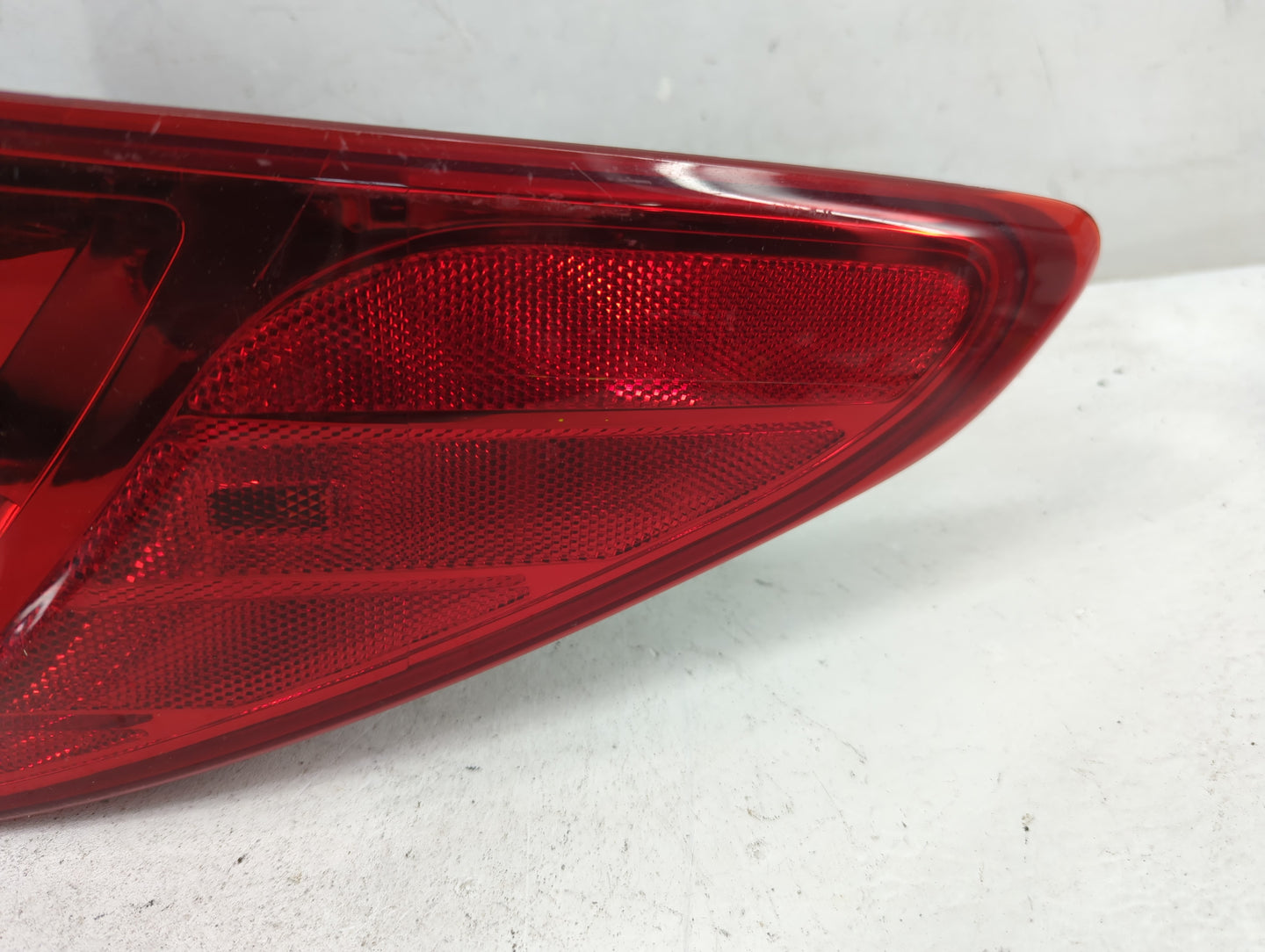 2013-2016 Hyundai Santa Fe Tail Light Assembly Passenger Right OEM Fits Fits 2013 2014 2015 2016 OEM Used Auto Parts - Oemus
