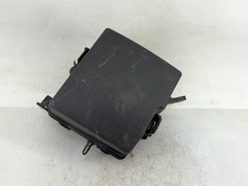 2013-2016 Hyundai Santa Fe Fusebox Fuse Box Panel Relay Module P/N:91210 B8501 Fits Fits 2013 2014 2015 2016 OEM Used Auto P