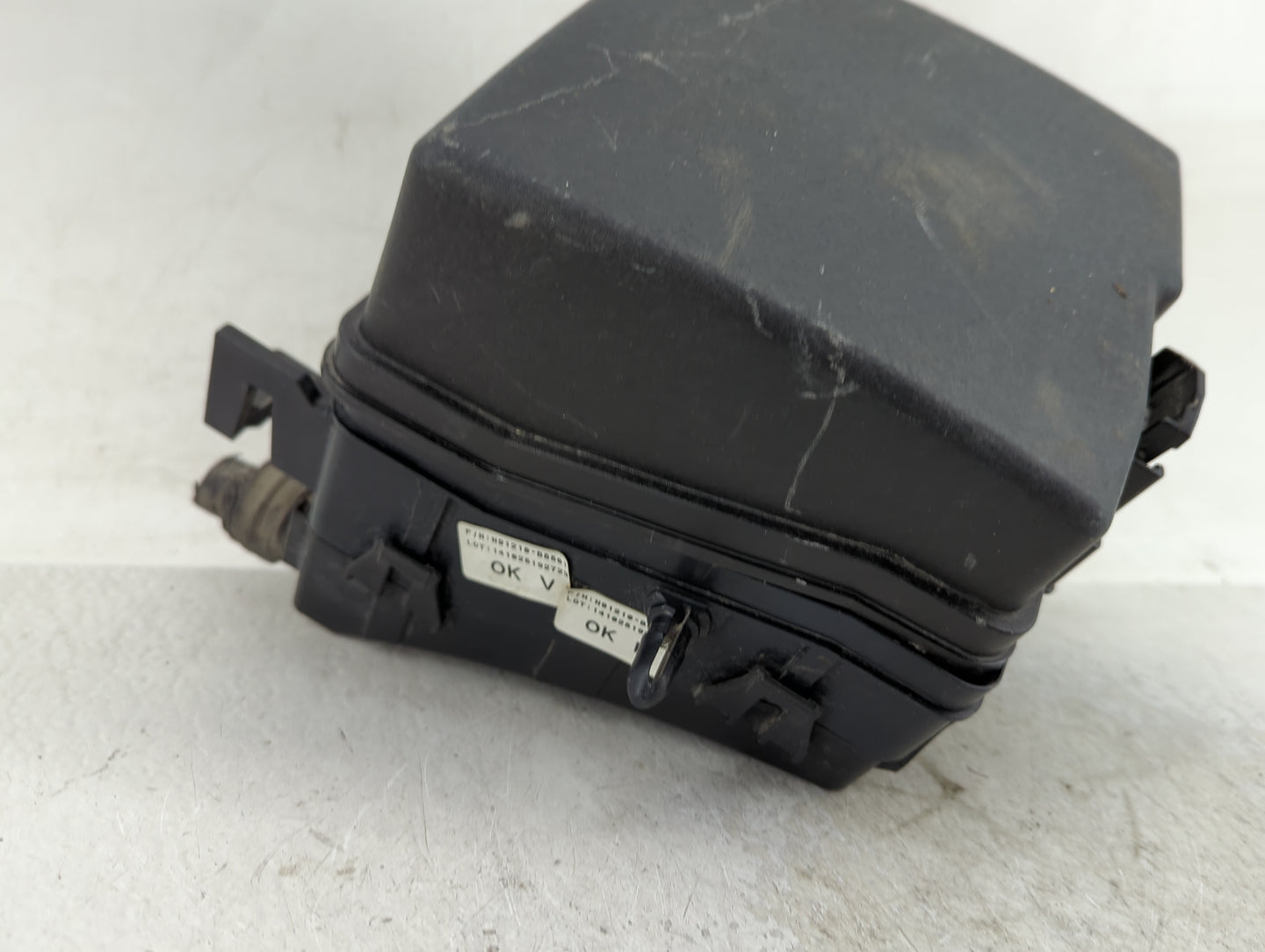 2013-2016 Hyundai Santa Fe Fusebox Fuse Box Panel Relay Module P/N:91210 B8501 Fits Fits 2013 2014 2015 2016 OEM Used Auto P
