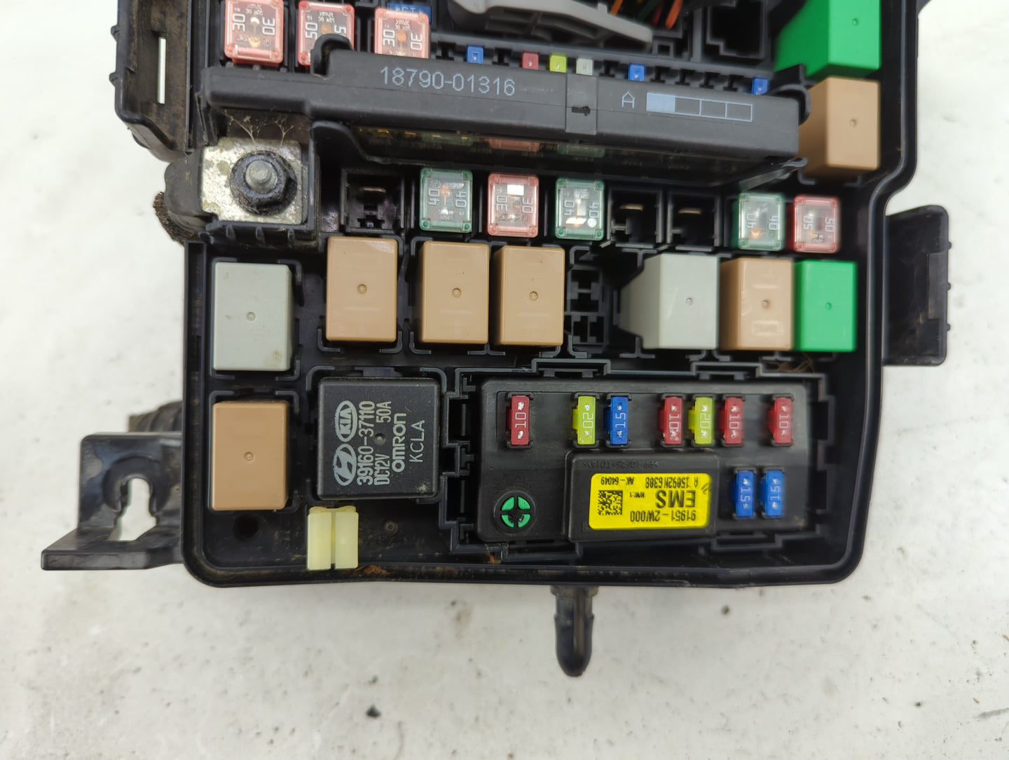 2013-2016 Hyundai Santa Fe Fusebox Fuse Box Panel Relay Module P/N:91951-2W000 91210 B8501 Fits Fits 2013 2014 2015 2016 OEM