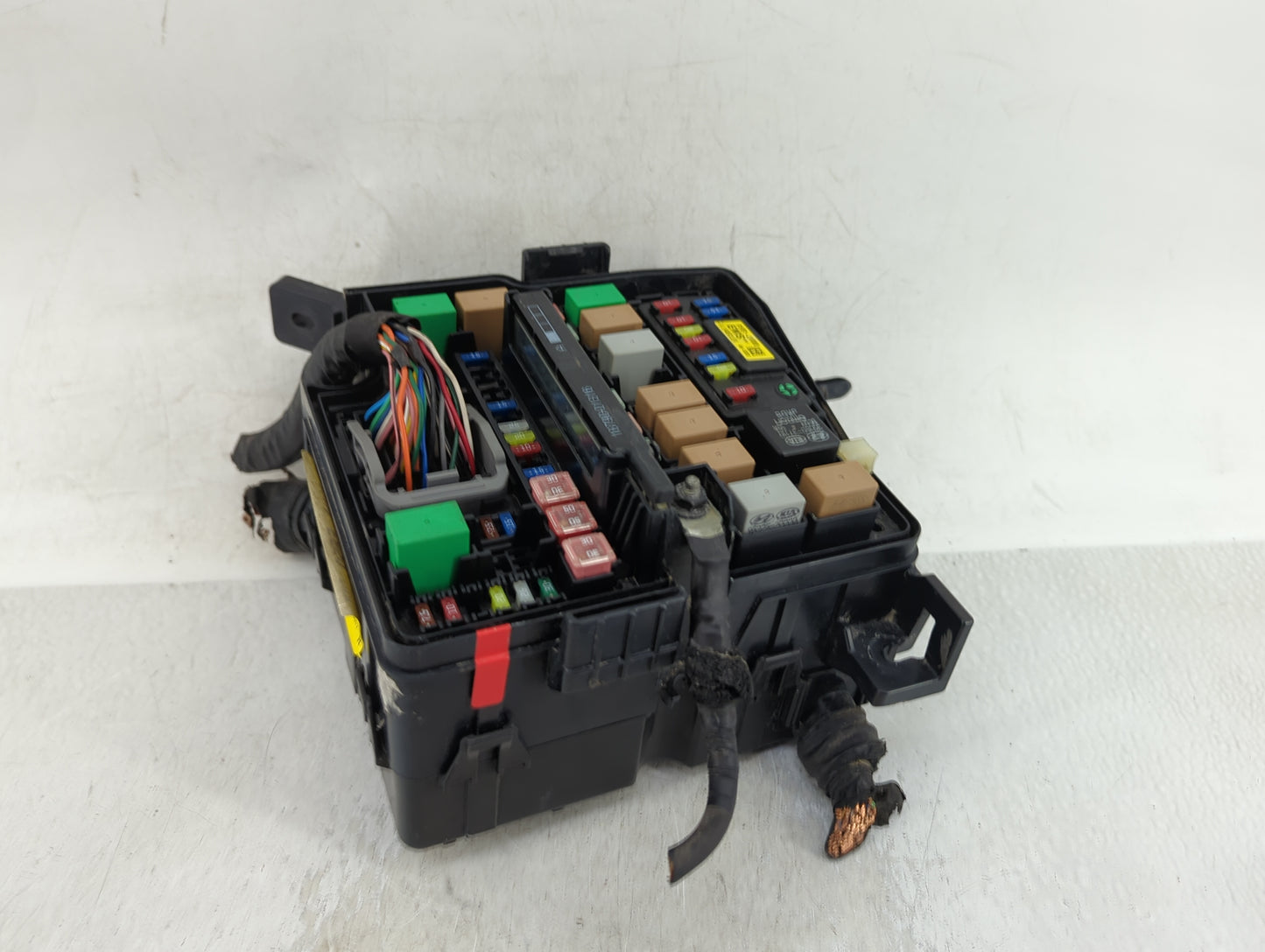 2013-2016 Hyundai Santa Fe Fusebox Fuse Box Panel Relay Module P/N:91210 B8501 Fits Fits 2013 2014 2015 2016 OEM Used Auto P