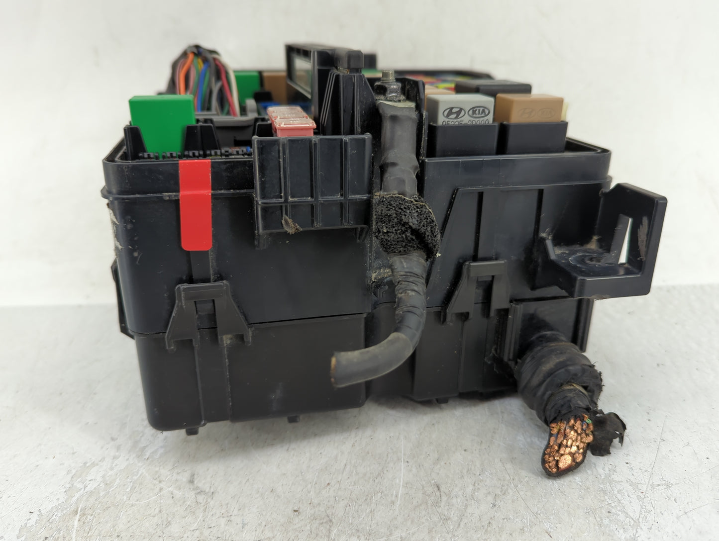 2013-2016 Hyundai Santa Fe Fusebox Fuse Box Panel Relay Module P/N:91210 B8501 Fits Fits 2013 2014 2015 2016 OEM Used Auto P
