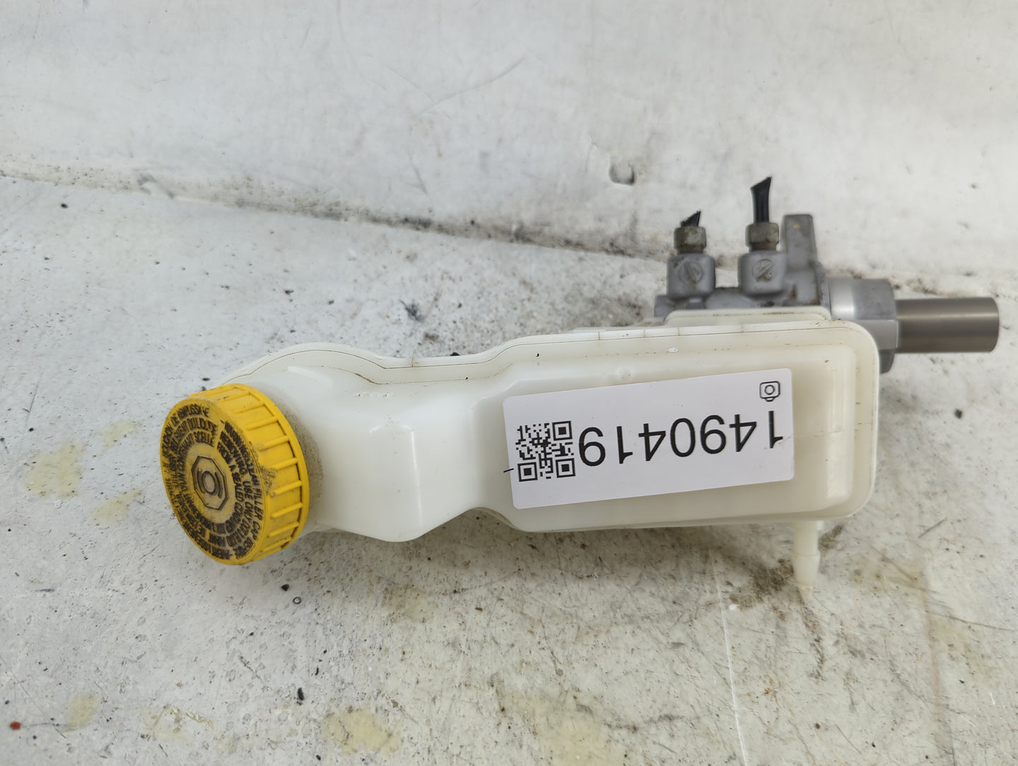 2013-2019 Hyundai Santa Fe Brake Master Cylinder 1490419 - Oemusedautoparts1.com