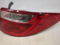 2013-2016 Hyundai Santa Fe Tail Light Assembly Passenger Right OEM P/N:92402-B8000 Fits Fits 2013 2014 2015 2016 OEM Used Au