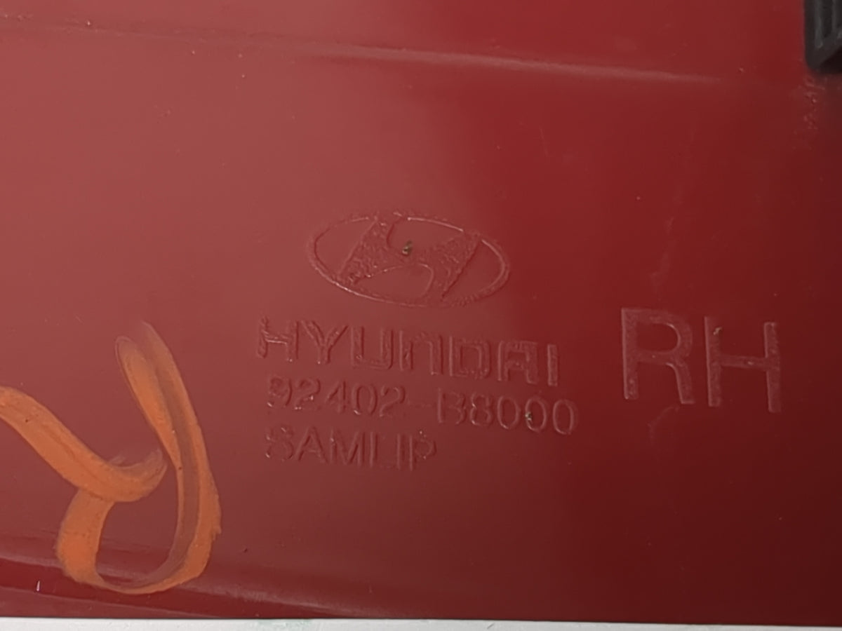 2013-2016 Hyundai Santa Fe Tail Light Assembly Passenger Right OEM P/N:92402-B8000 Fits Fits 2013 2014 2015 2016 OEM Used Au