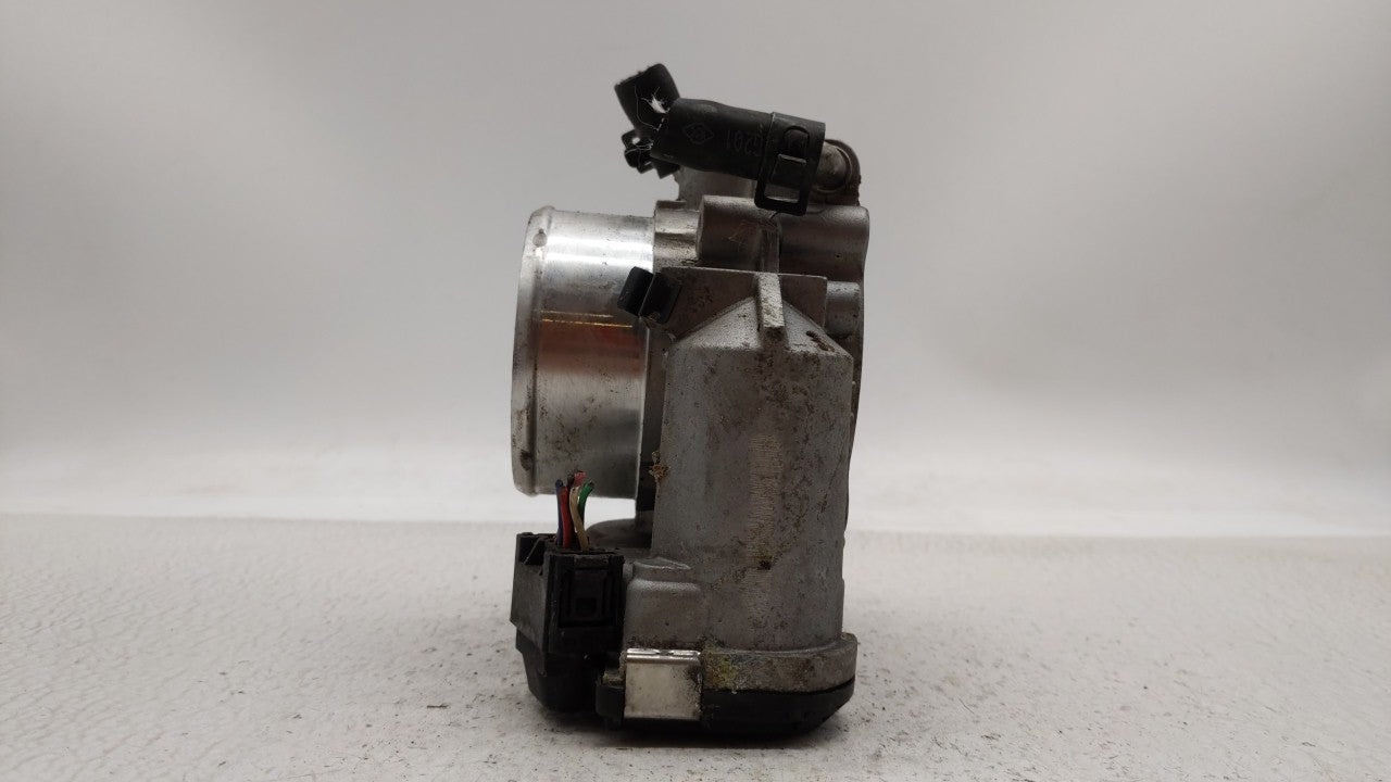 2015 Hyundai Santa Fe Throttle Body P/N:35100-2G700 Fits Fits 2011 2012 2013 2014 2016 OEM Used Auto Parts - Oemusedautopart