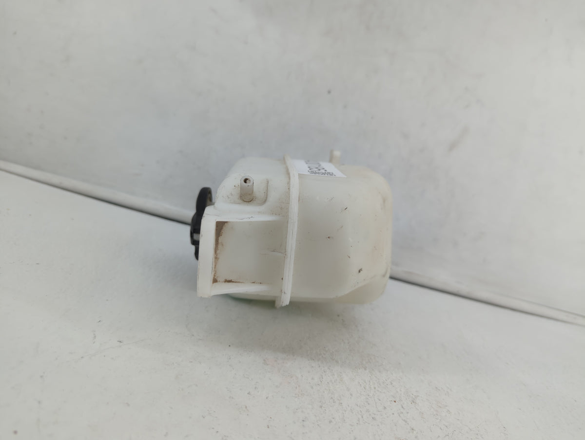 2013 Hyundai Santa Fe Radiator Coolant Overflow Expansion Tank Bottle 400185 - Oemusedautoparts1.com