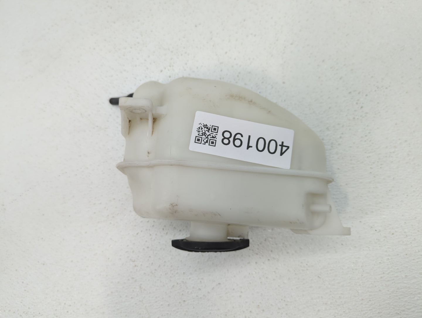 2013 Hyundai Santa Fe Radiator Coolant Overflow Expansion Tank Bottle - Oemusedautoparts1.com