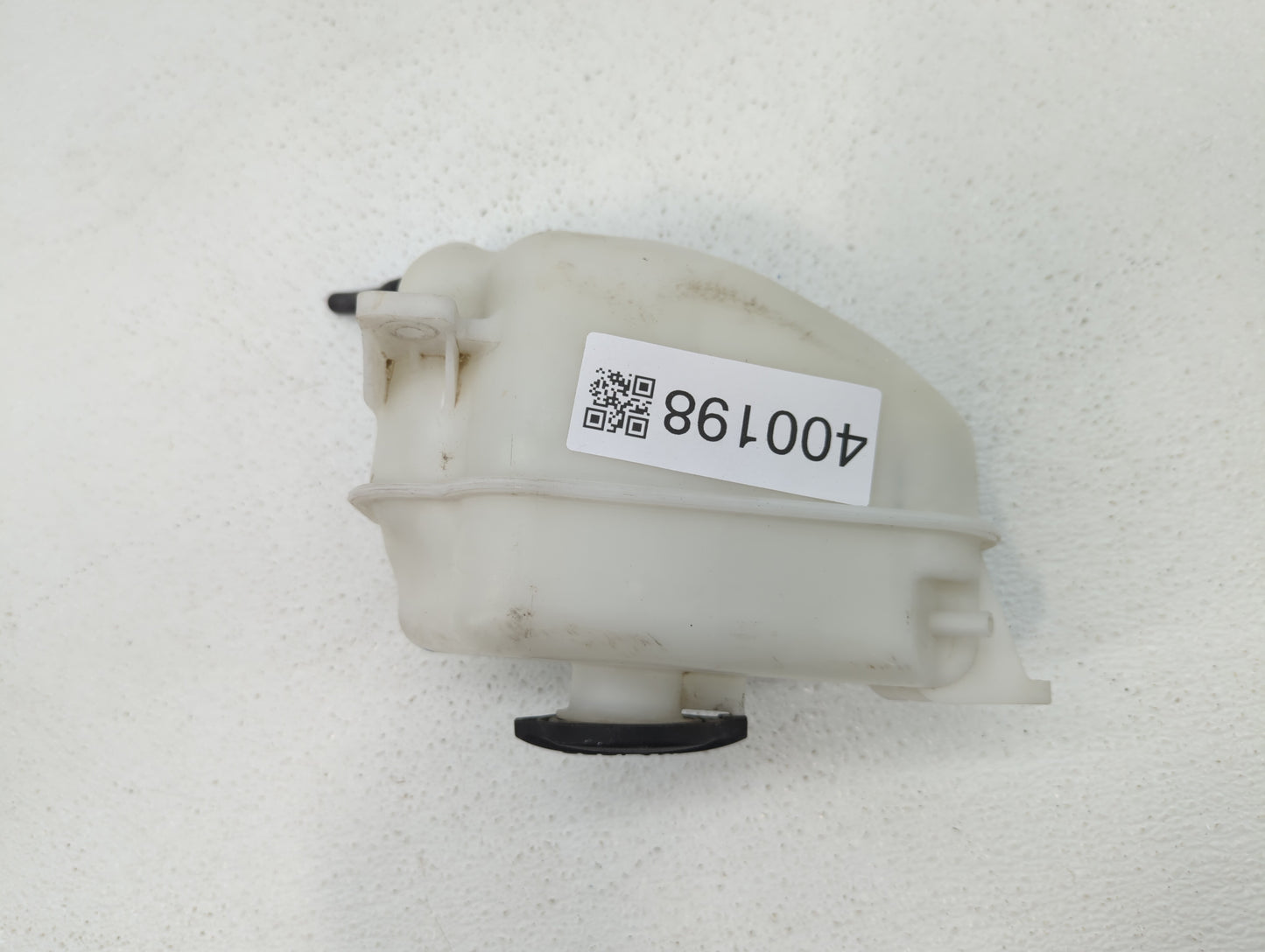 2013 Hyundai Santa Fe Radiator Coolant Overflow Expansion Tank Bottle - Oemusedautoparts1.com