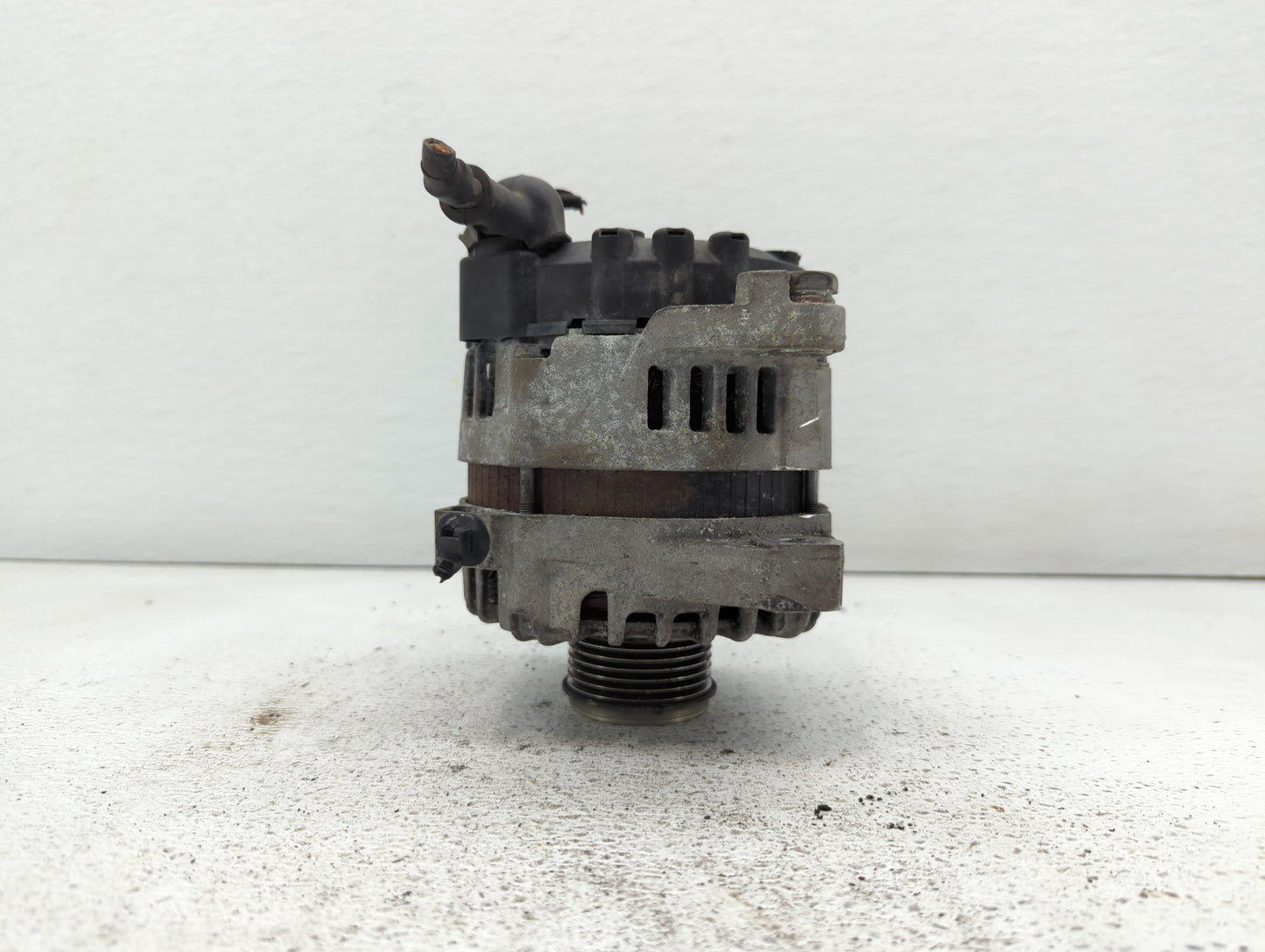 2015 Hyundai Santa Fe Alternator Replacement Generator Charging Assembly Engine OEM P/N:37300-2G850 Fits Fits 2014 OEM Used 