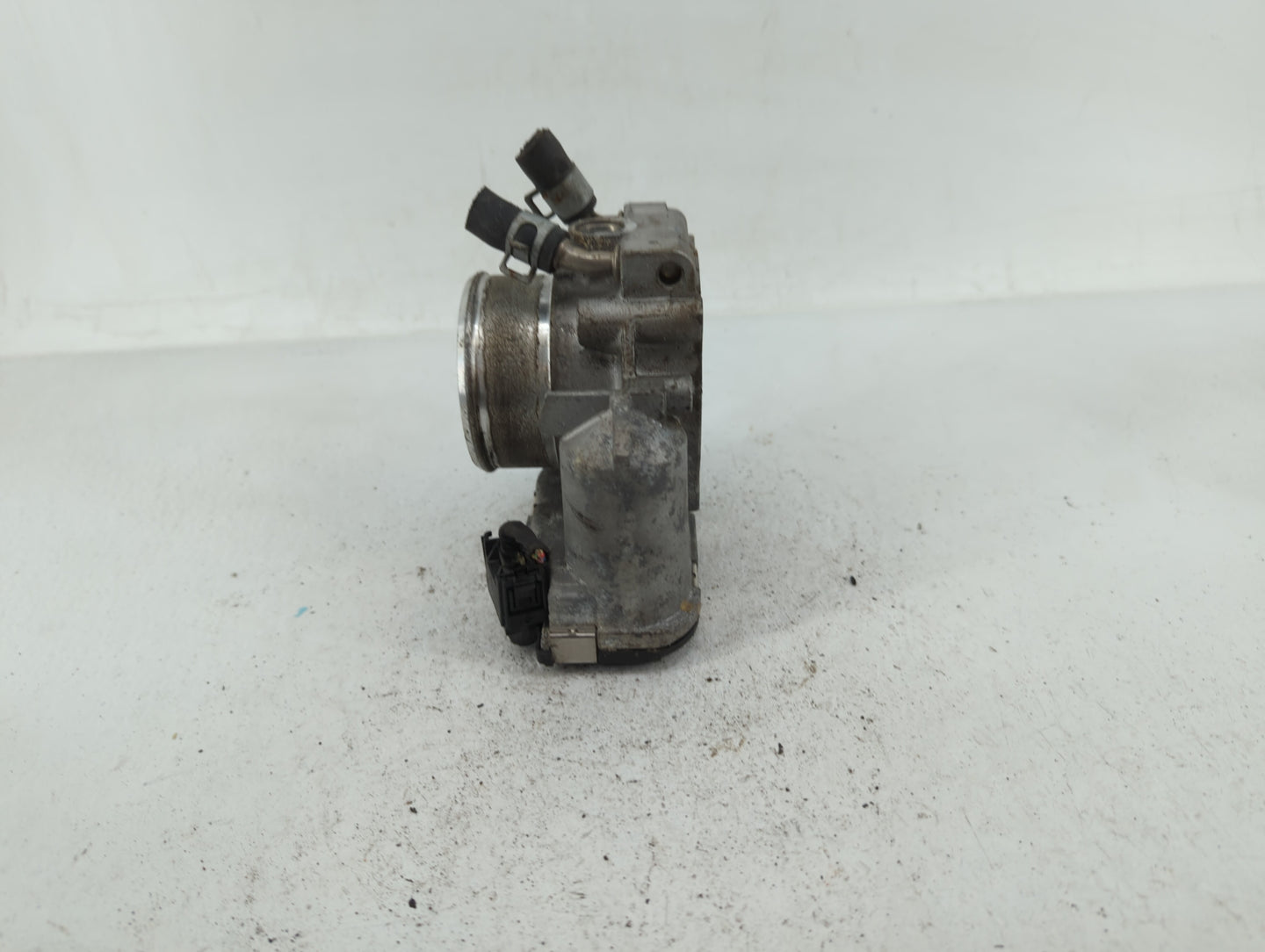 2015 Hyundai Santa Fe Throttle Body P/N:22030-0T080 35100-2G710 Fits Fits 2011 2012 2013 2014 2016 OEM Used Auto Parts - Oem