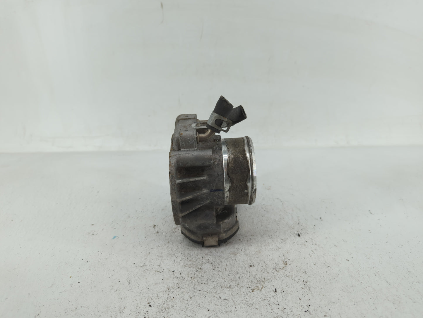 2015 Hyundai Santa Fe Throttle Body P/N:22030-0T080 35100-2G710 Fits Fits 2011 2012 2013 2014 2016 OEM Used Auto Parts - Oem