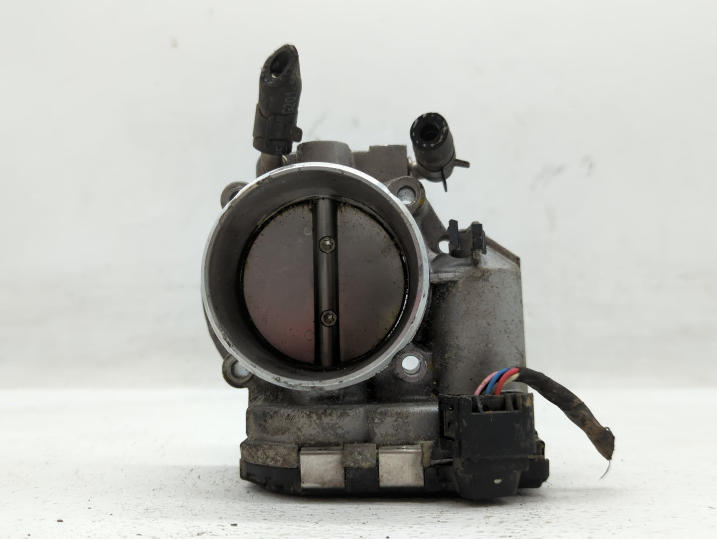 2015 Hyundai Santa Fe Throttle Body P/N:35100-2G700 Fits Fits 2011 2012 2013 2014 2016 OEM Used Auto Parts - Oemusedautopart